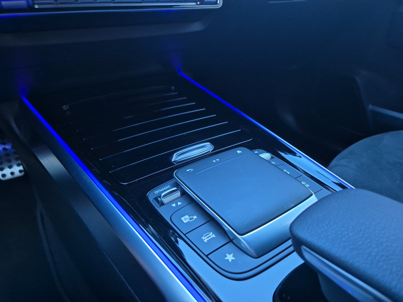 MERCEDES-BENZ EQB 350 AMG Line 4Matic-image-24