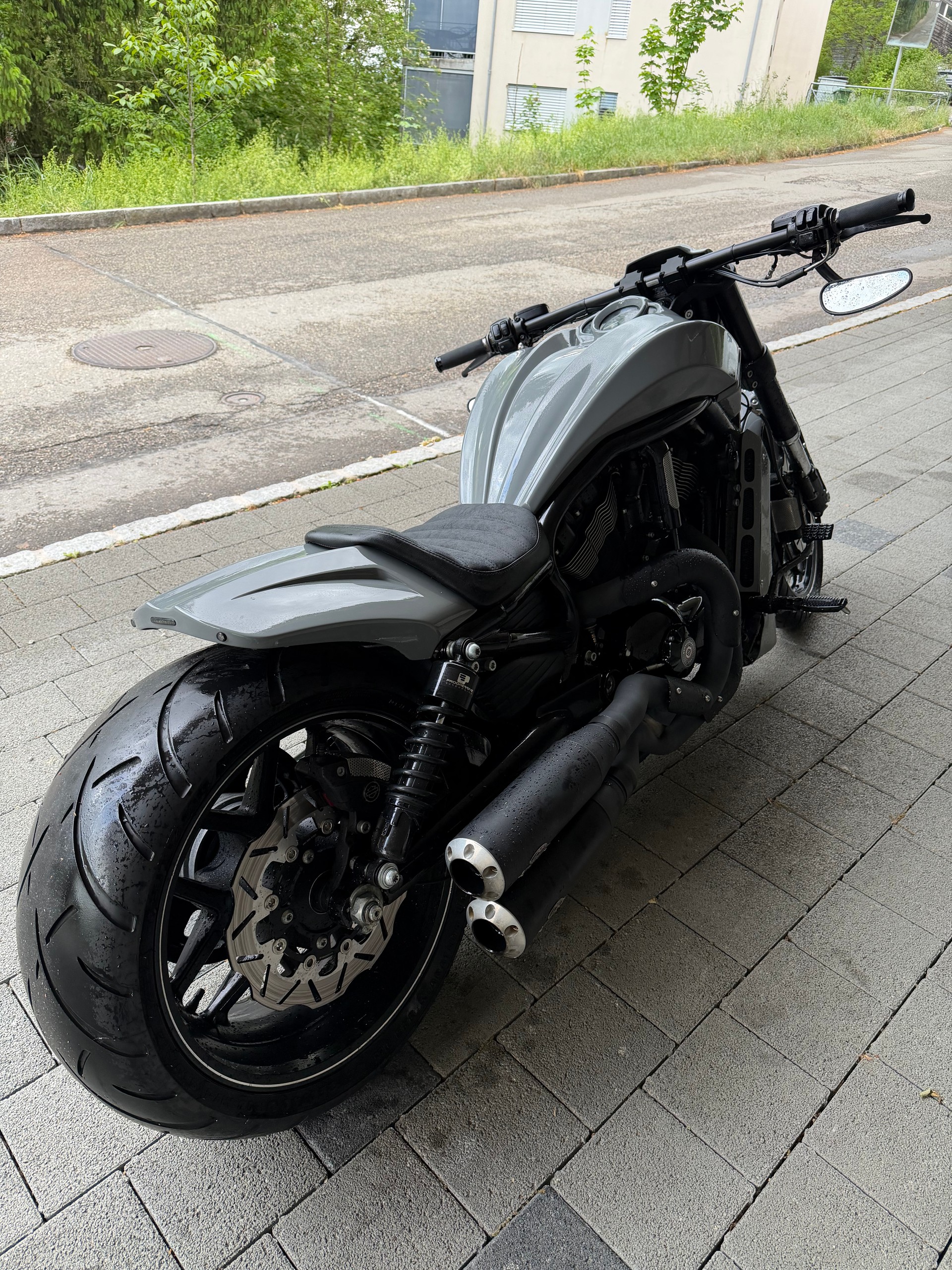 HARLEY-DAVIDSON Night Rod Special / Klappenauspuff
