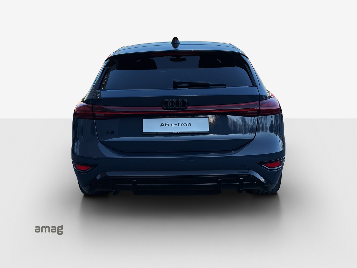 AUDI A6 Avant e-tron-showroom-element-3