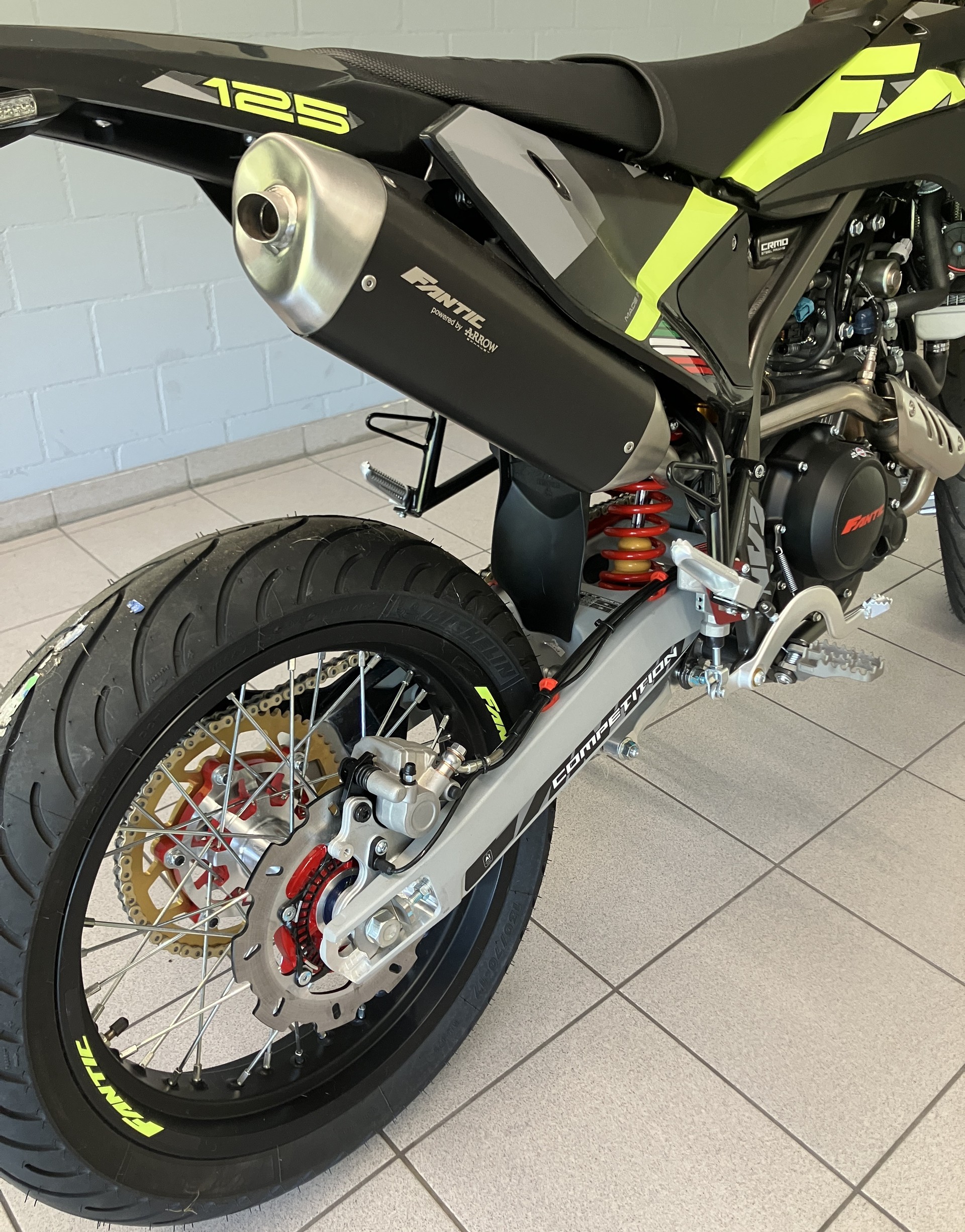 FANTIC Competition mit ABS-image-5