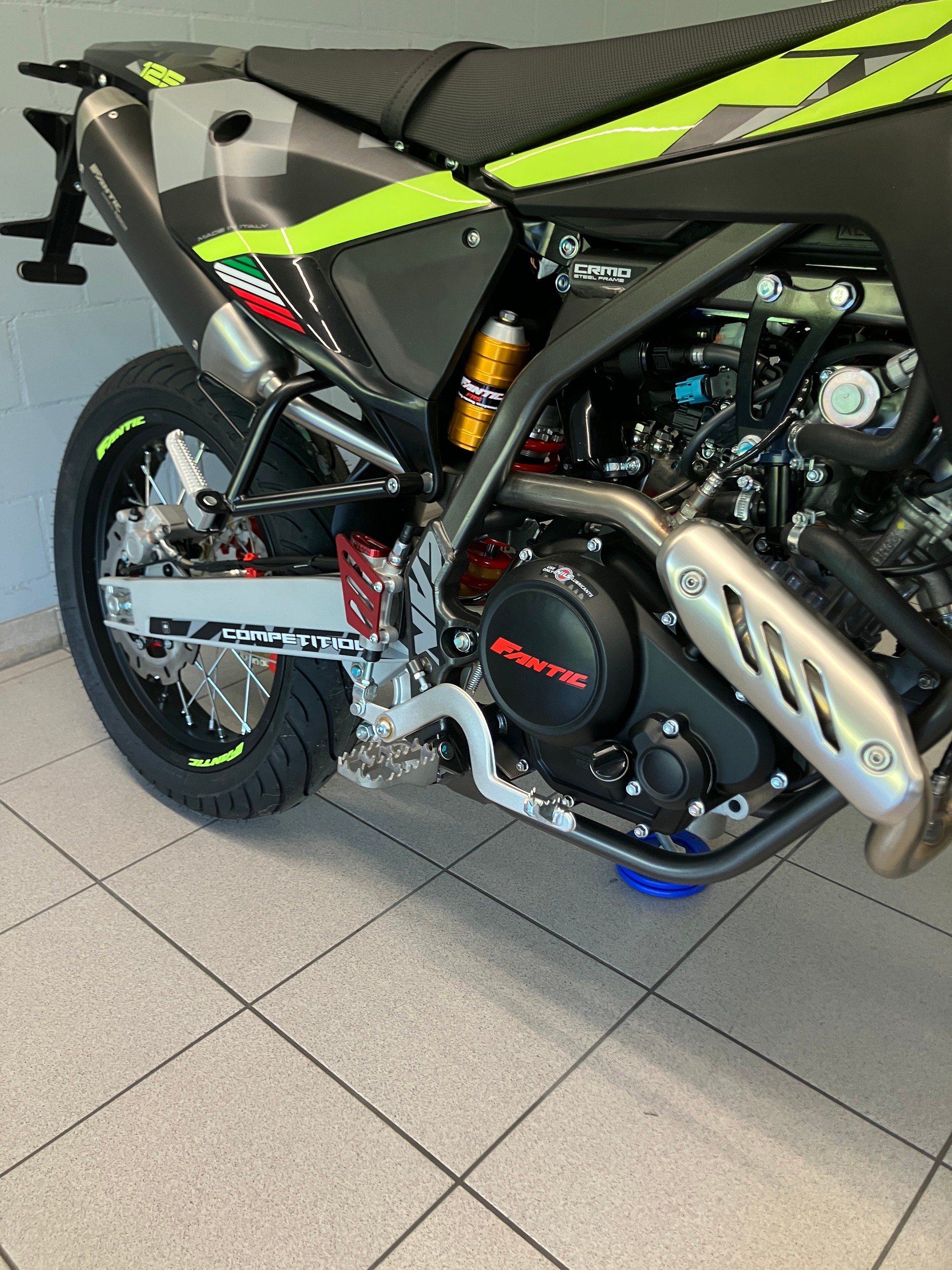 FANTIC Competition mit ABS-image-7