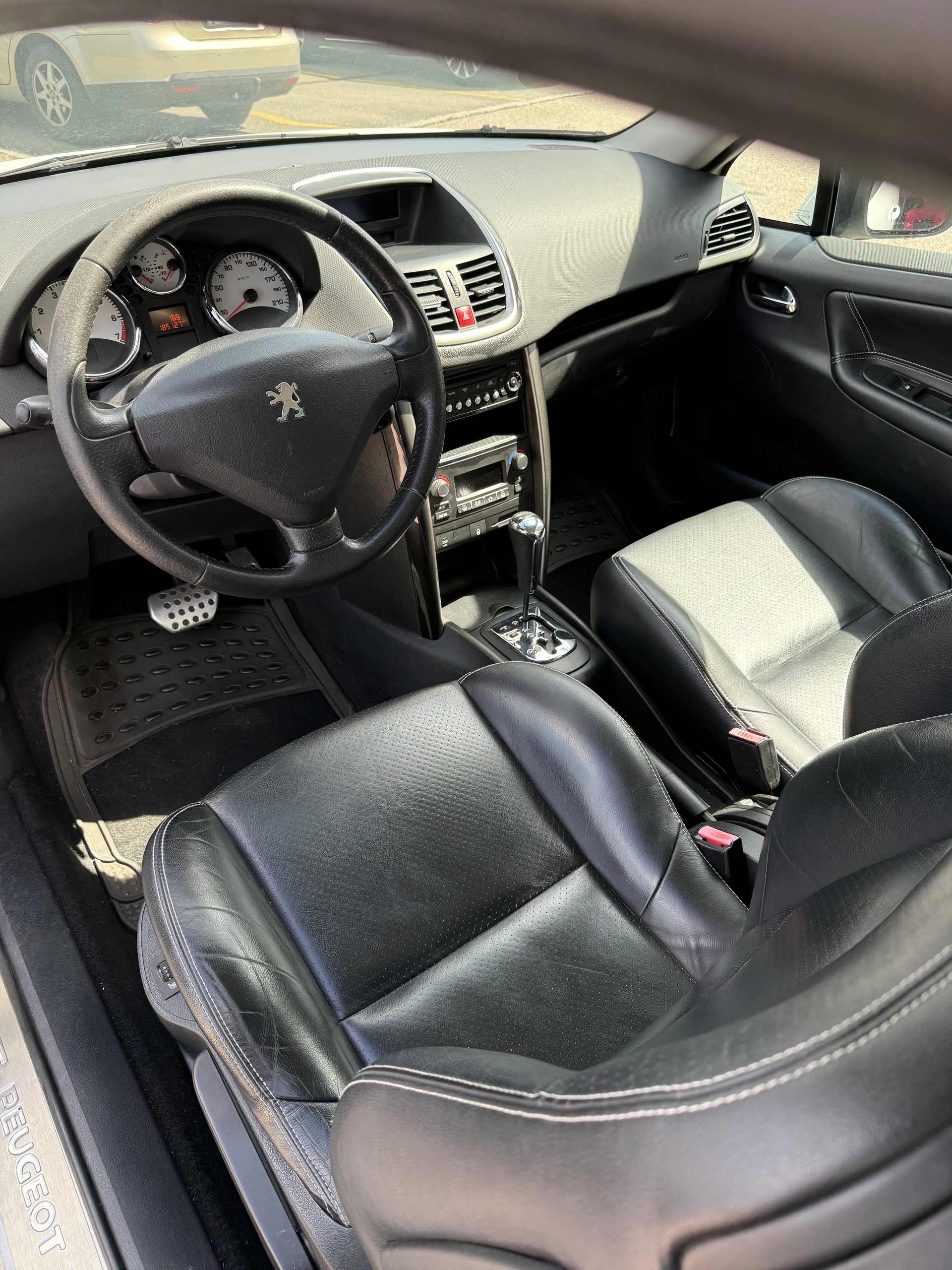 PEUGEOT 207 CC 1.6 16V Sport Automatic-image-4