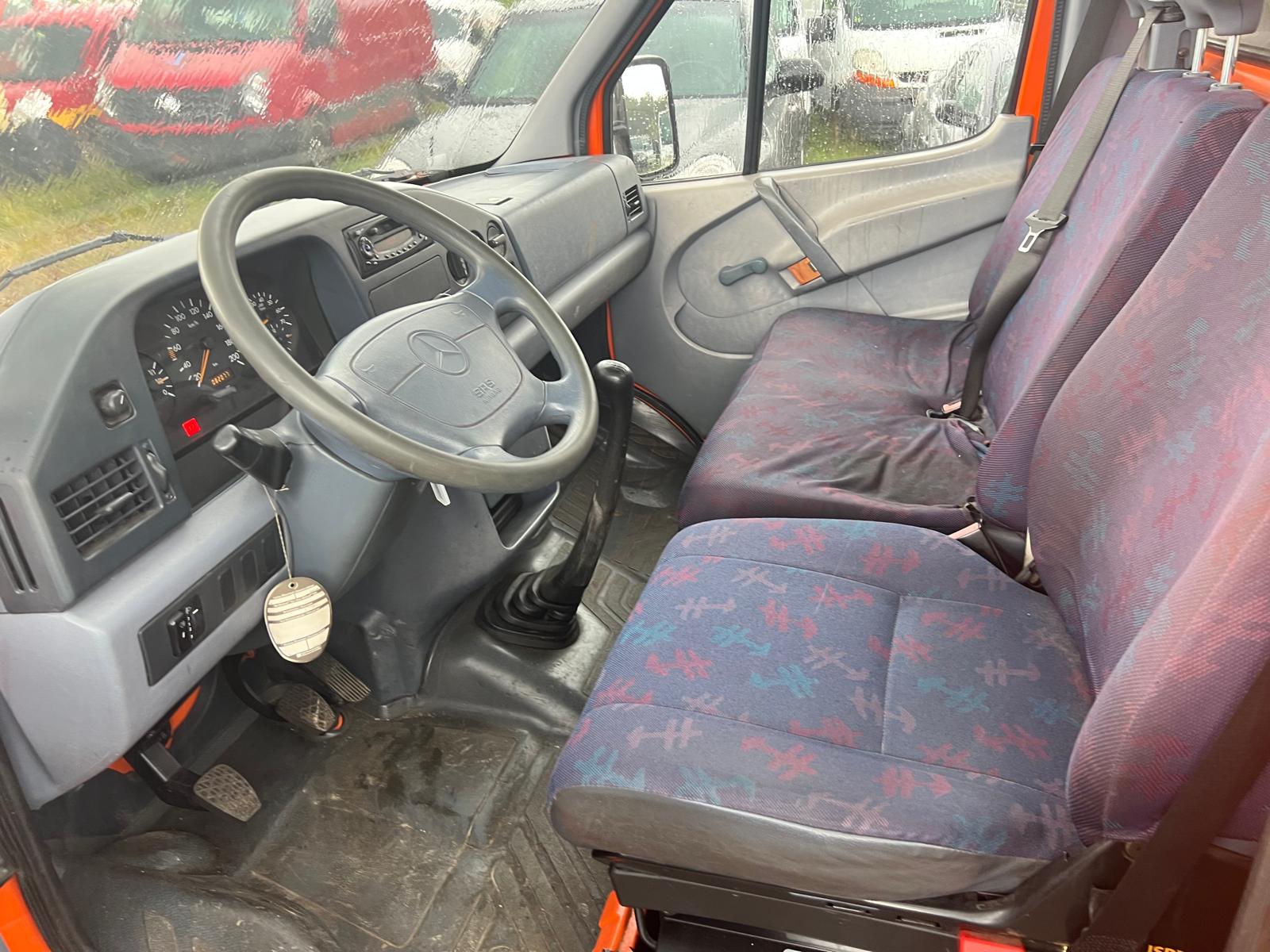 MERCEDES-BENZ Sprinter 310 D-image-4