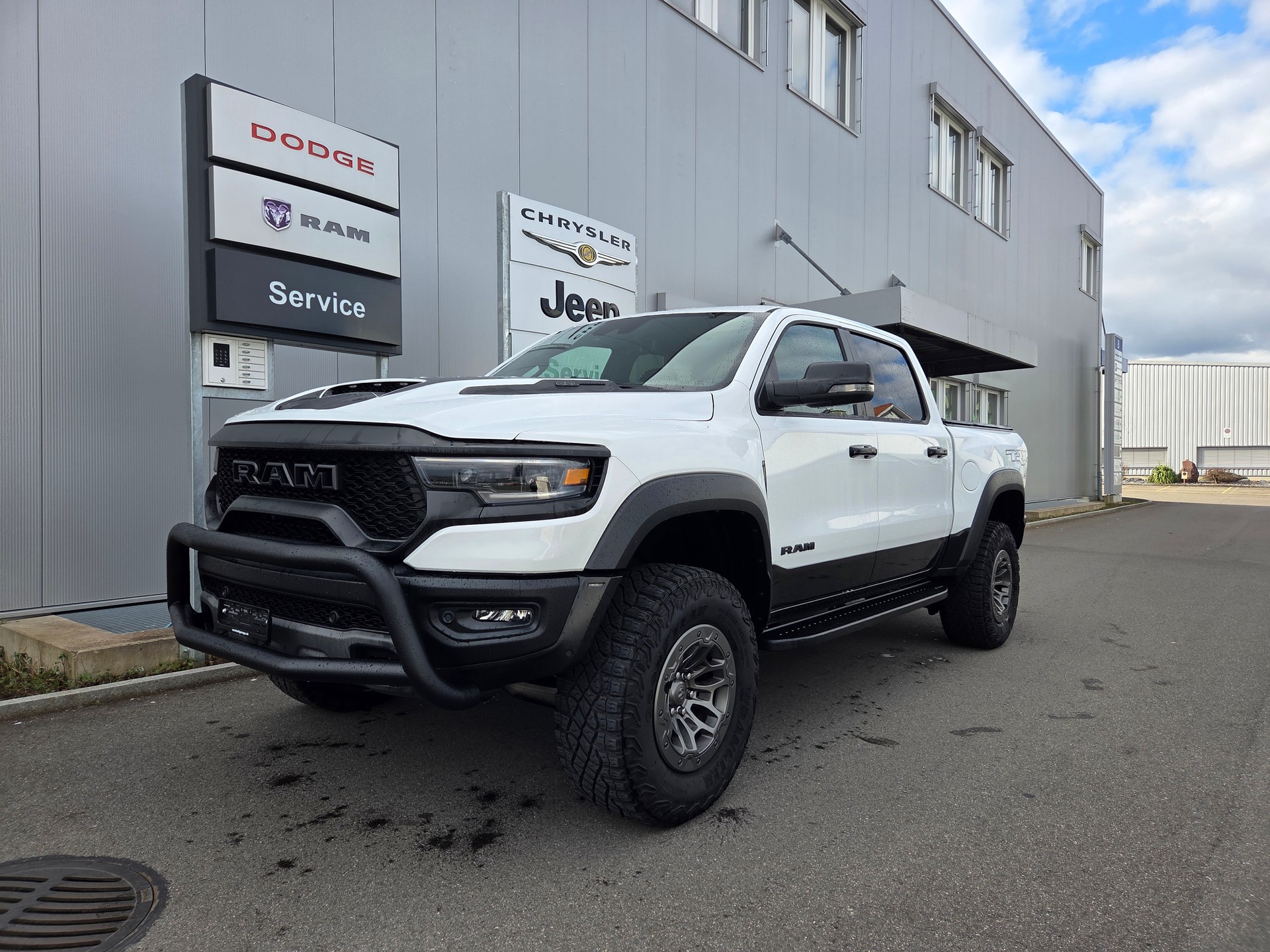 DODGE Ram 1500 6.2 V8 4x4 TRX Final Edition / 711 PS / Liftkit / 3.5T AHK-showroom-element-1