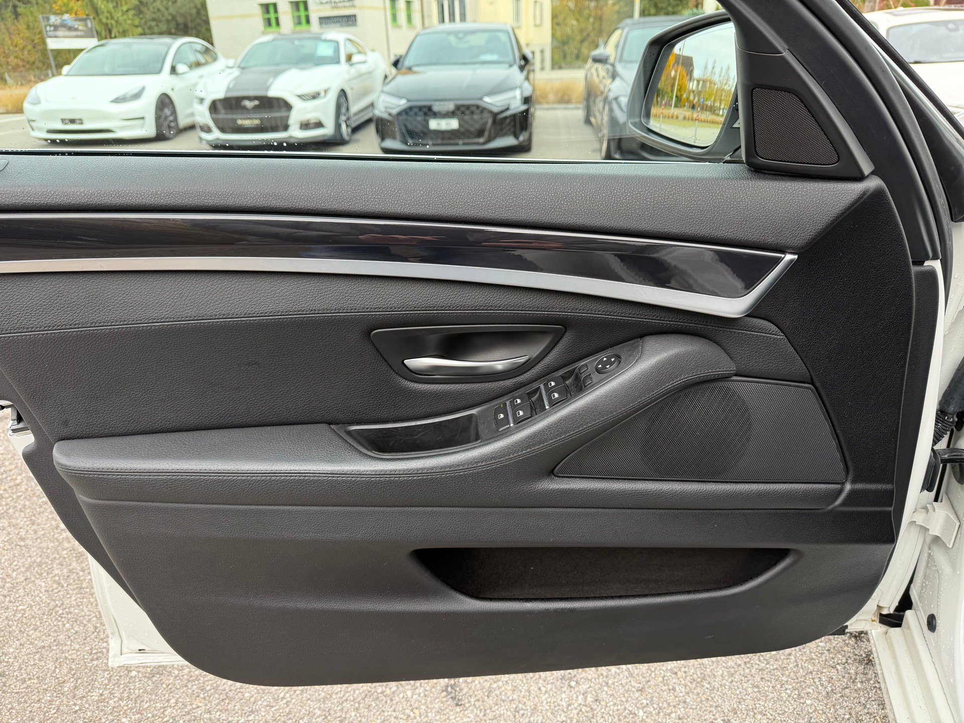 BMW 525d xDrive Luxury Line Steptronic-image-8