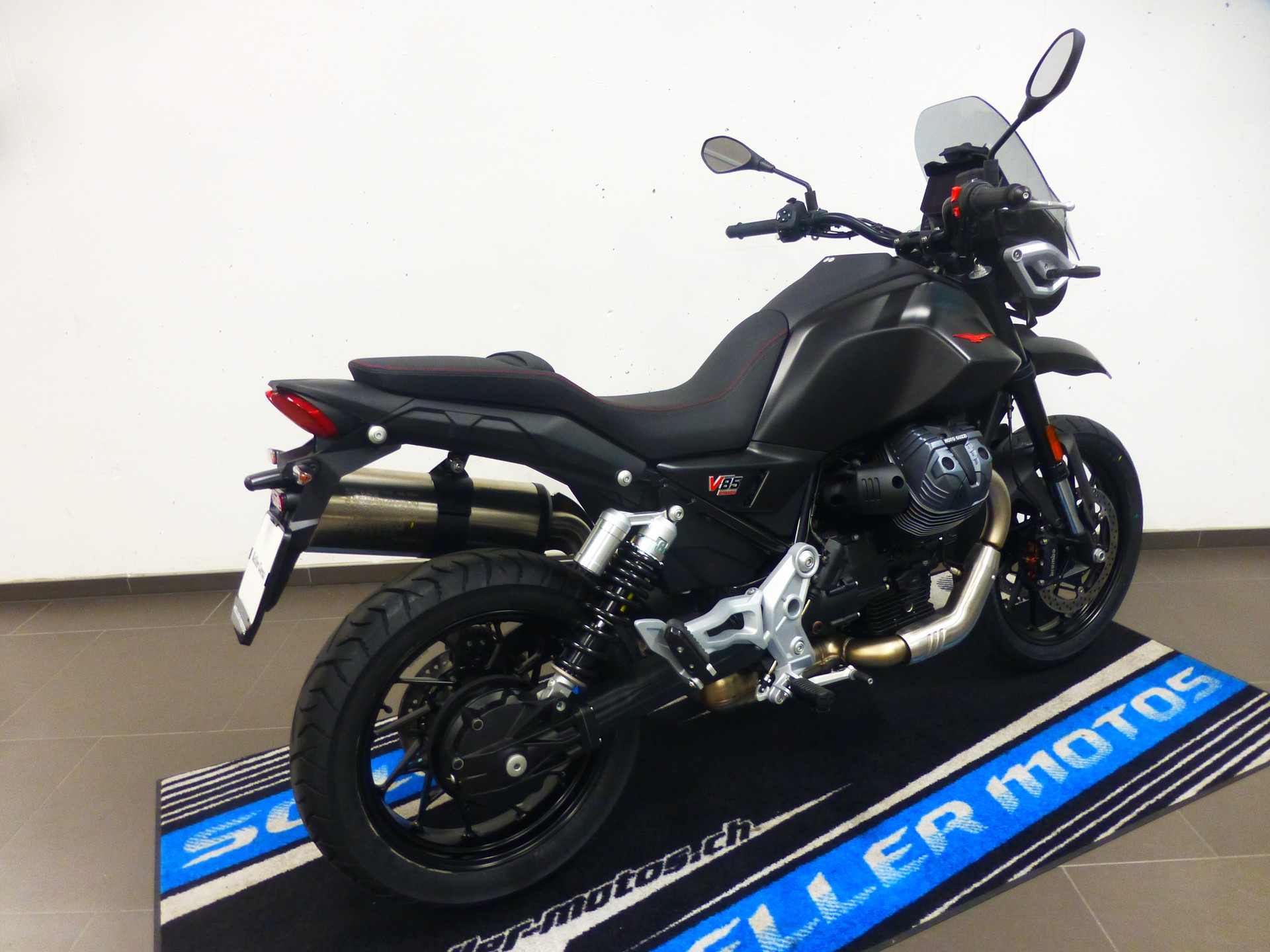 MOTO GUZZI V85 TT Strada E5+-image-11
