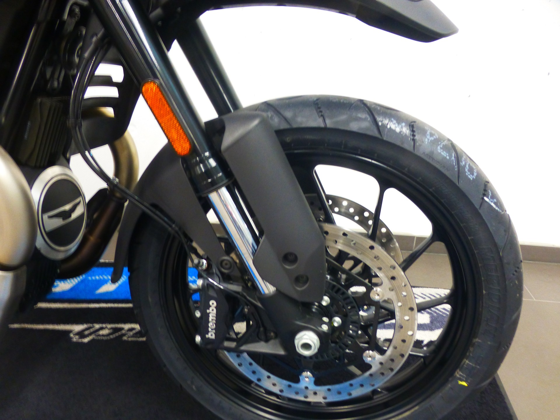 MOTO GUZZI V85 TT Strada E5+-image-5