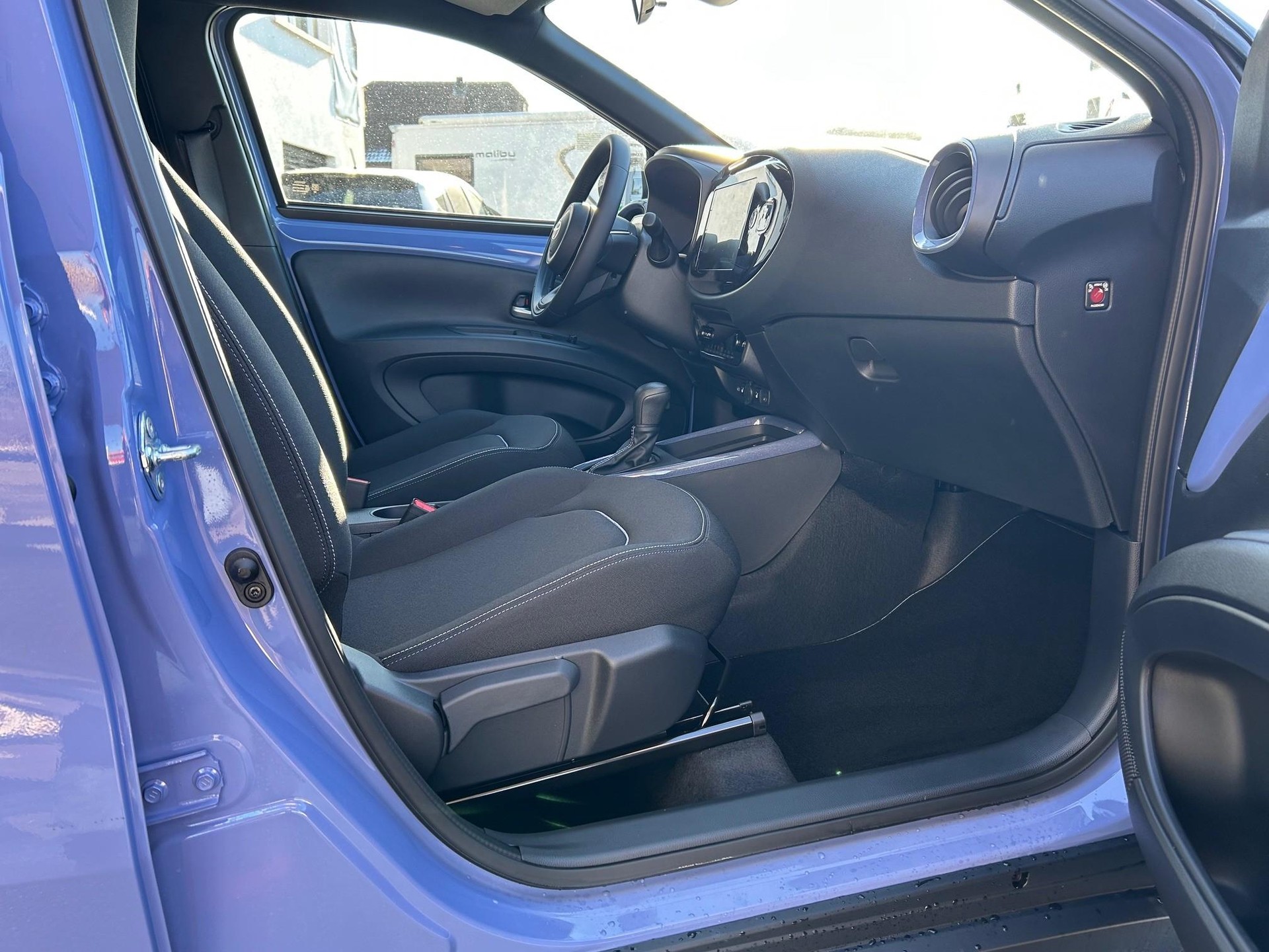 TOYOTA Aygo X 1.5 VVT-i HSD Trend-image-5