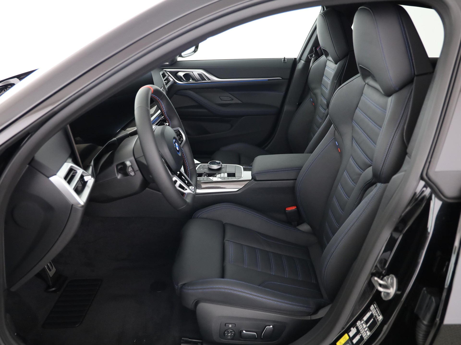 BMW i4 M60-showroom-element-3