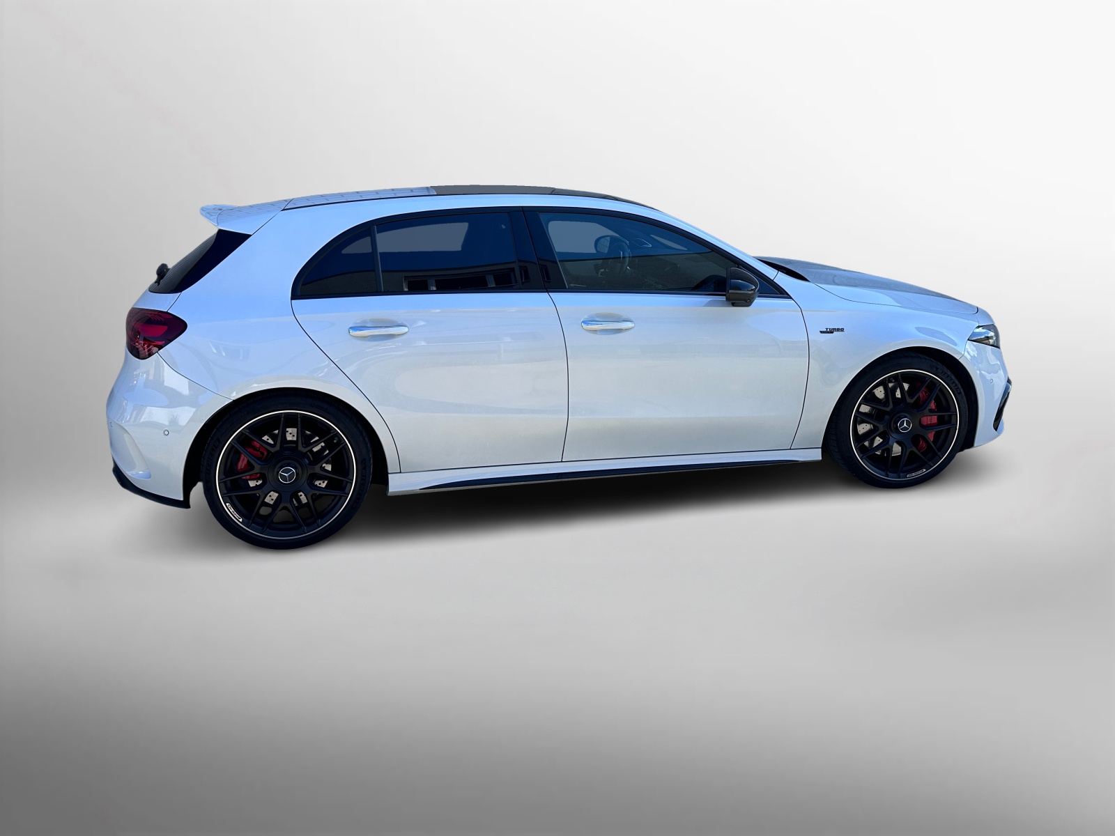 MERCEDES-BENZ A AMG 45 S 4Matic+ 8G-DCT-showroom-element-3