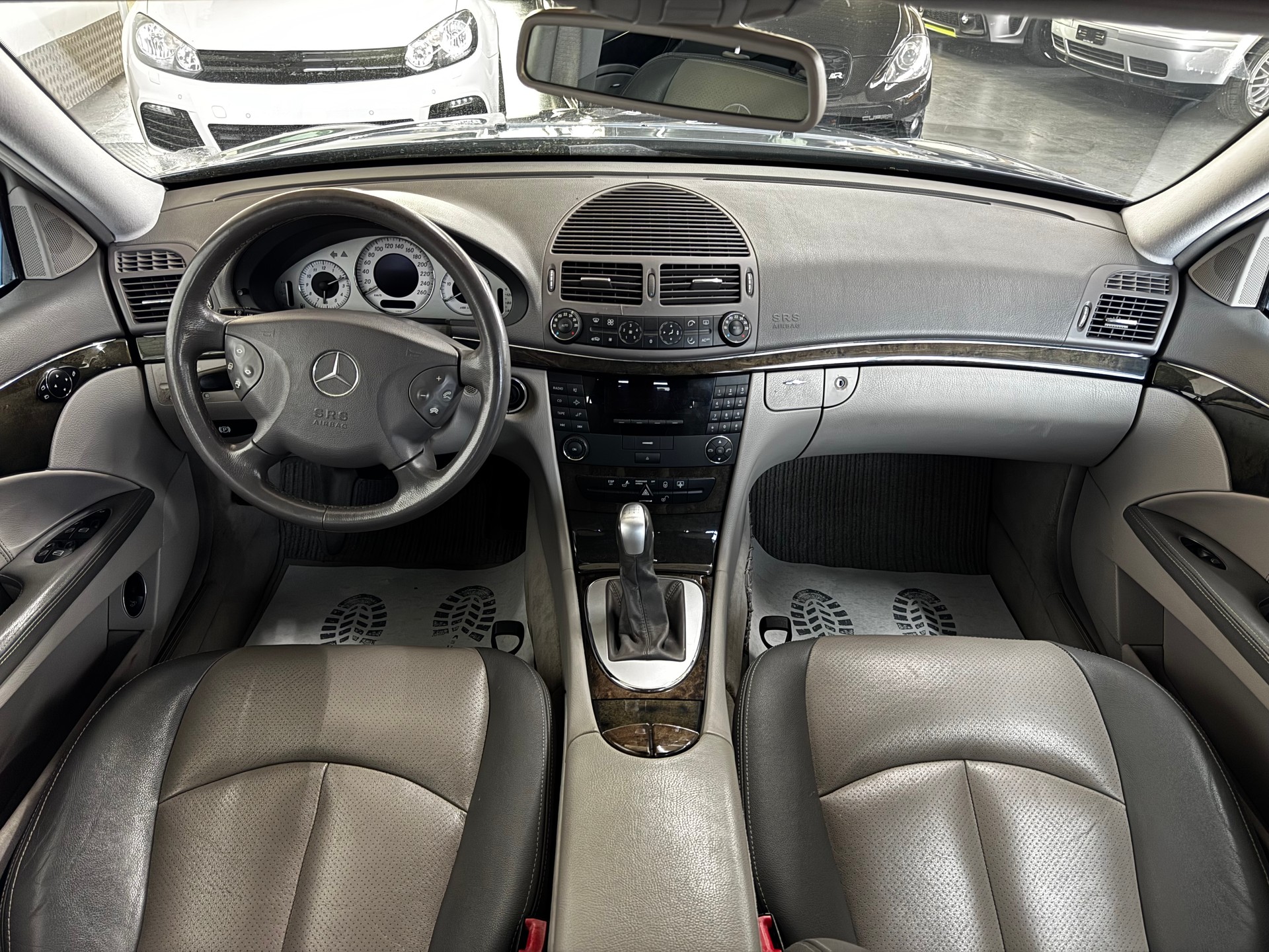 MERCEDES-BENZ E 270 CDI Elégance-image-14