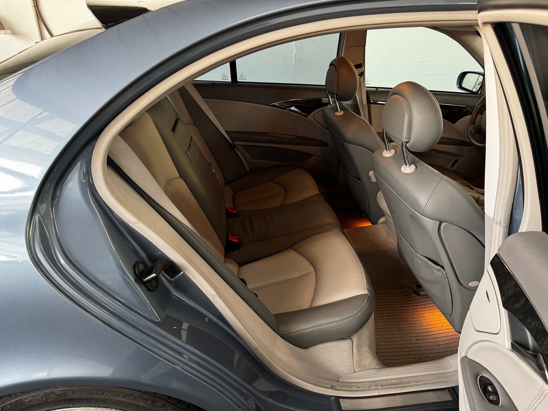 MERCEDES-BENZ E 270 CDI Elégance-image-19