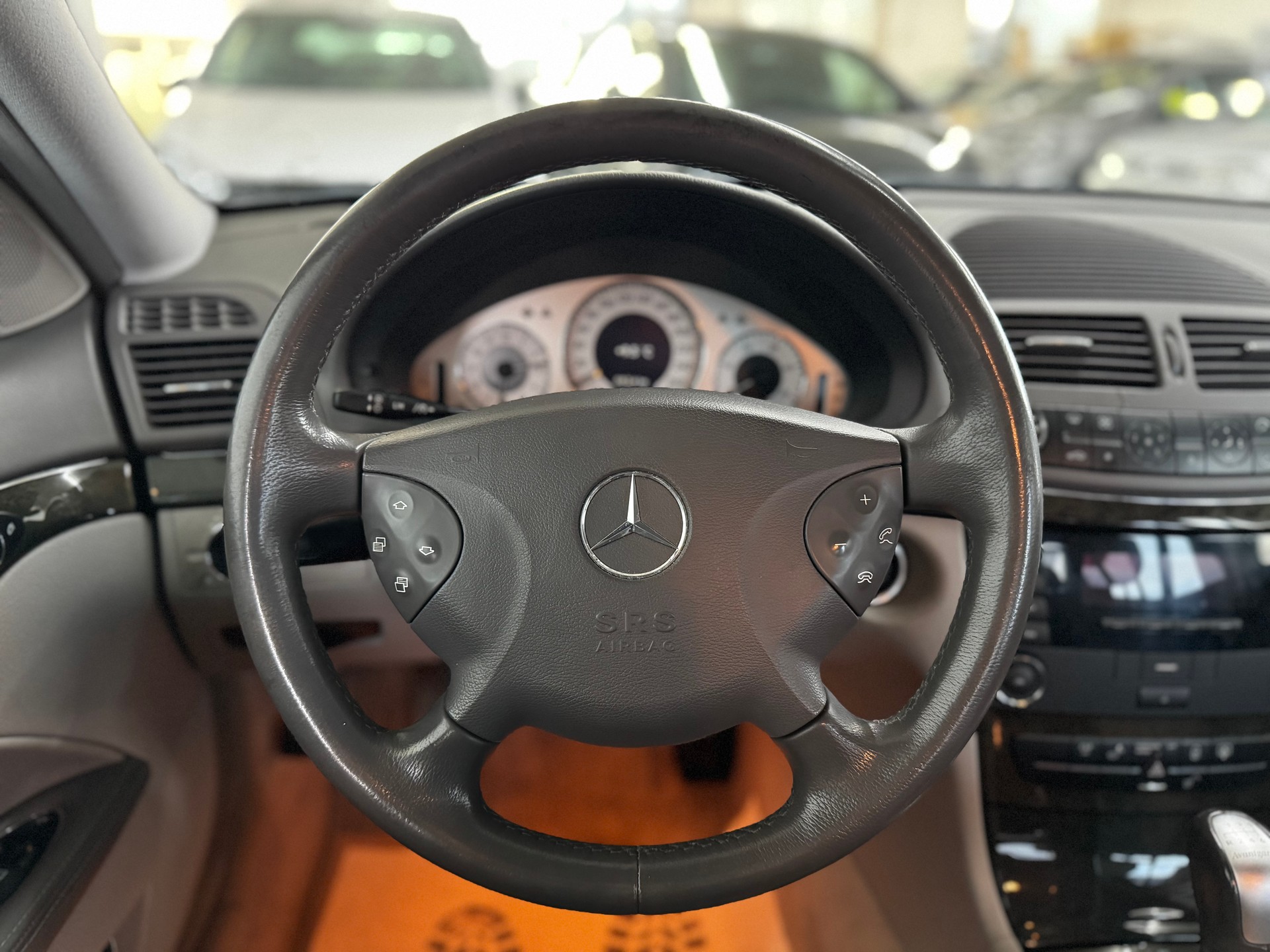 MERCEDES-BENZ E 270 CDI Elégance-image-16