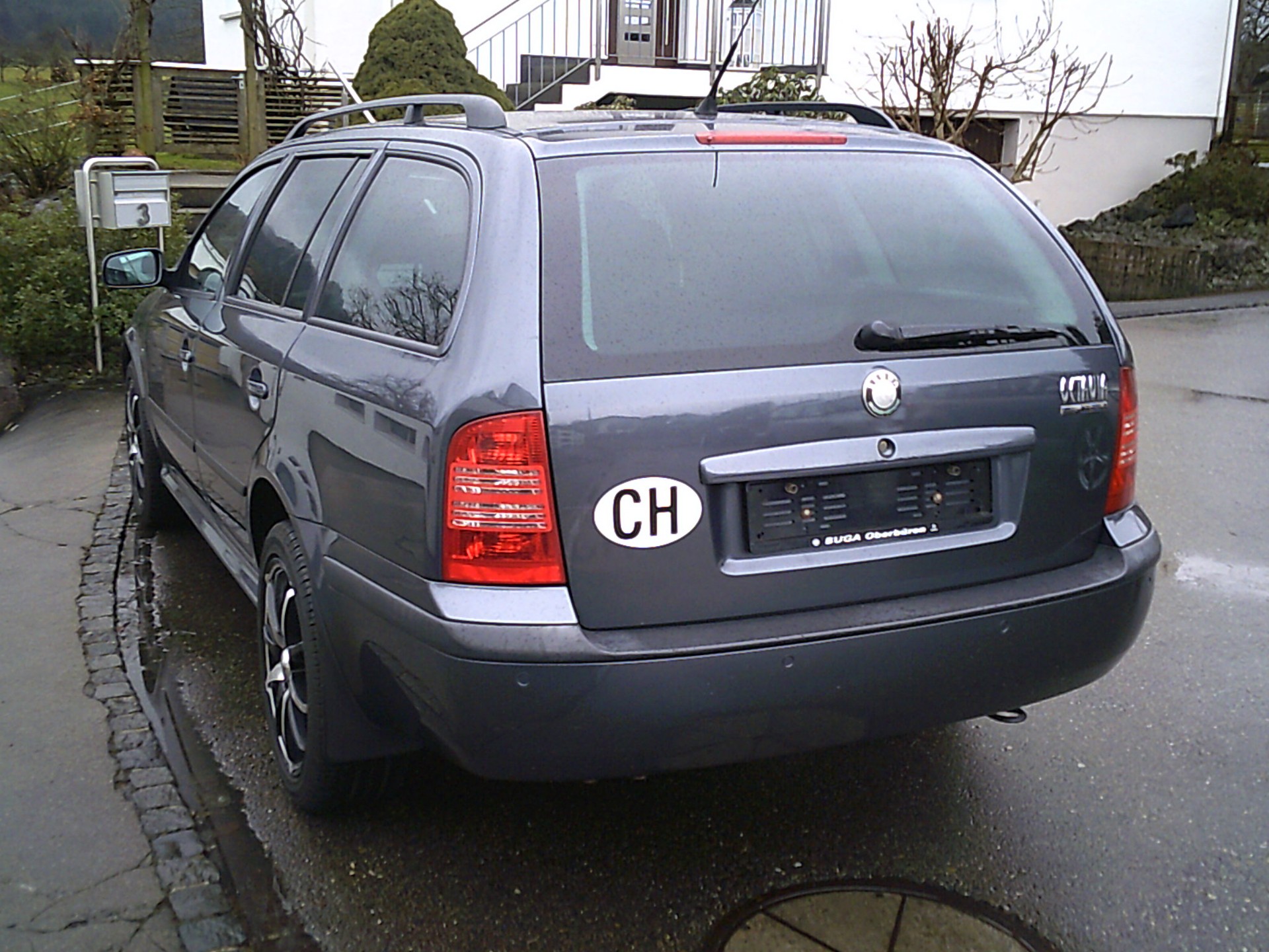 SKODA Octavia 1.8 Turbo Tour-image-3