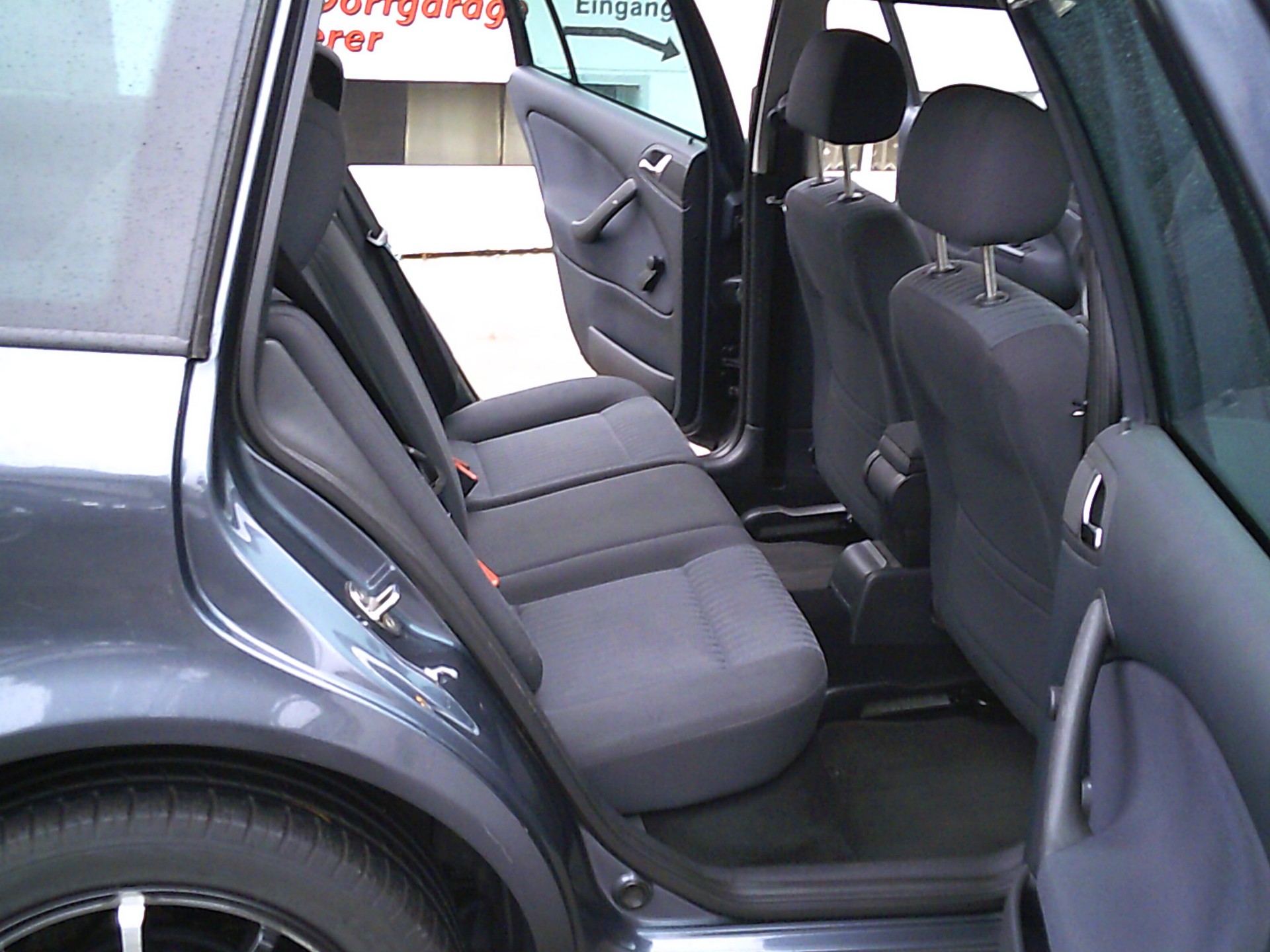 SKODA Octavia 1.8 Turbo Tour-image-8