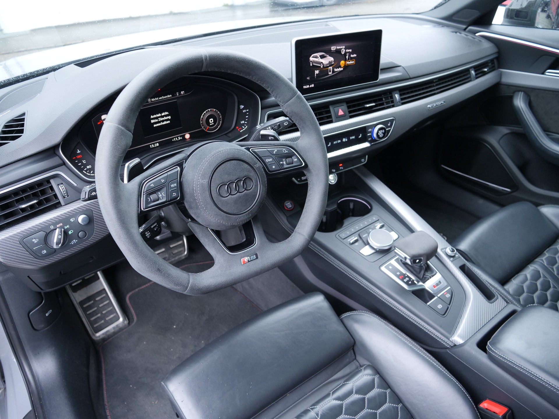 AUDI RS4 Avant 2.9 TFSI quattro tiptronic-image-6