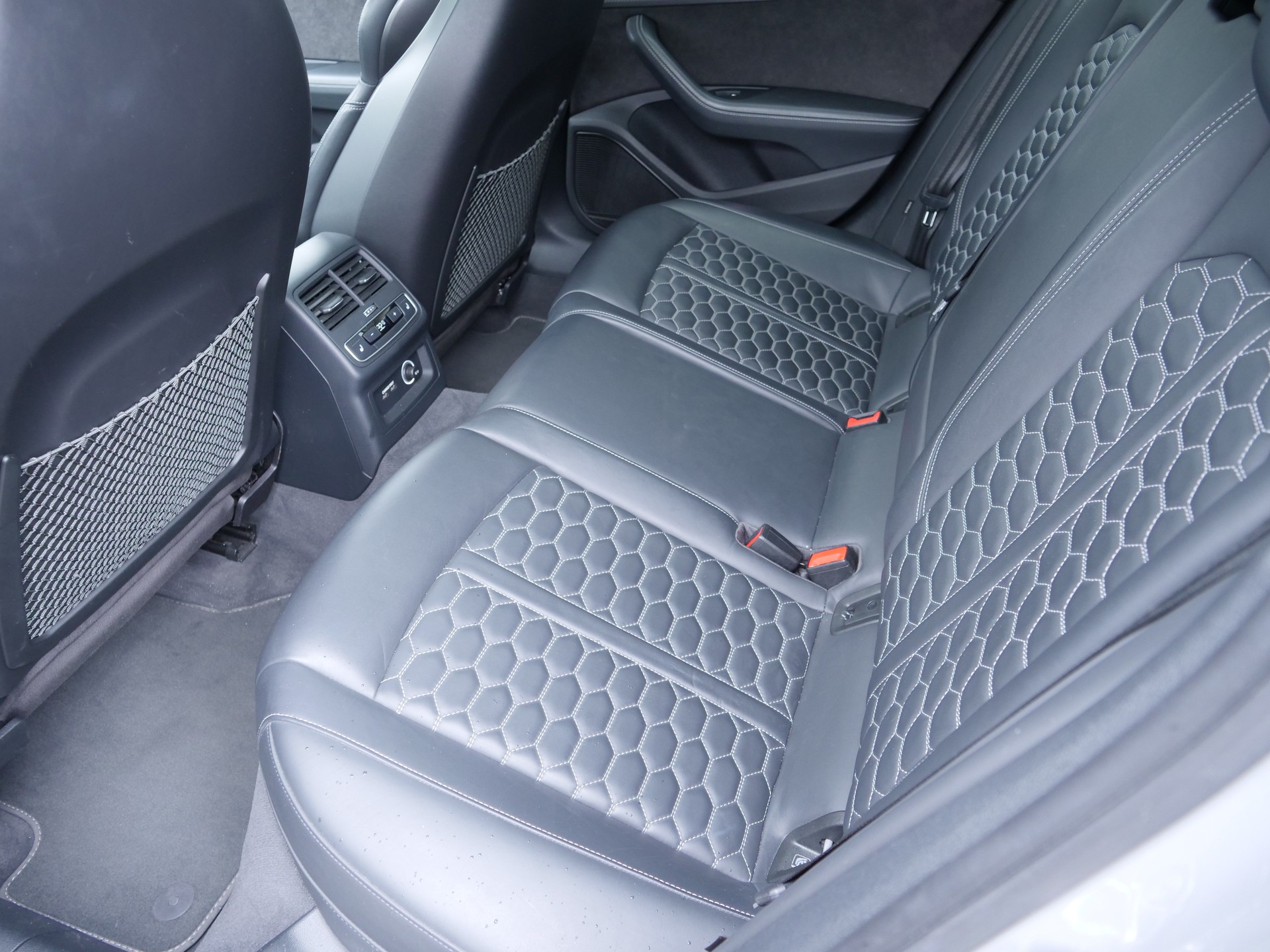 AUDI RS4 Avant 2.9 TFSI quattro tiptronic-image-10