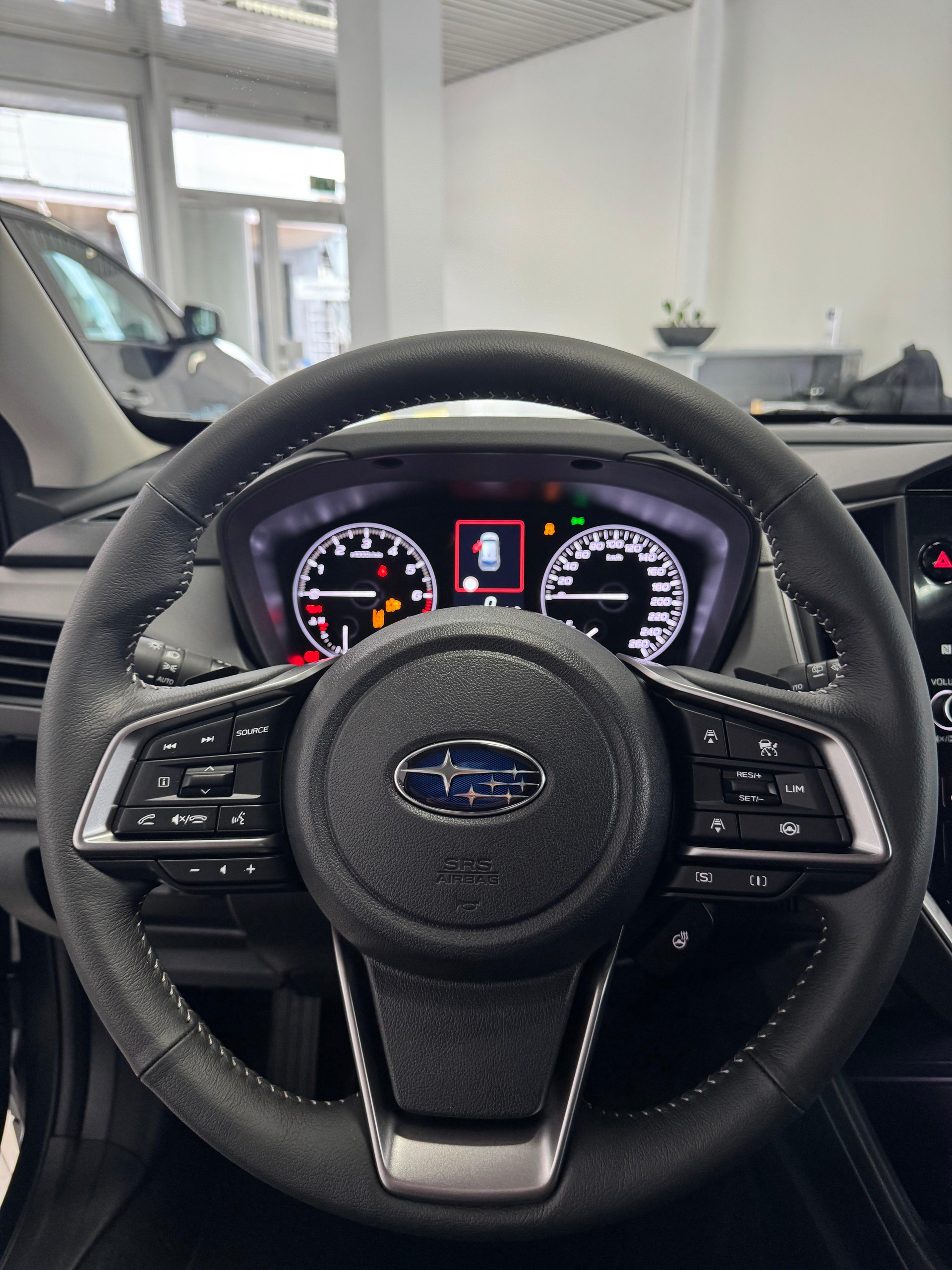 SUBARU Crosstrek 2.0i e-Boxer Luxury-image-11