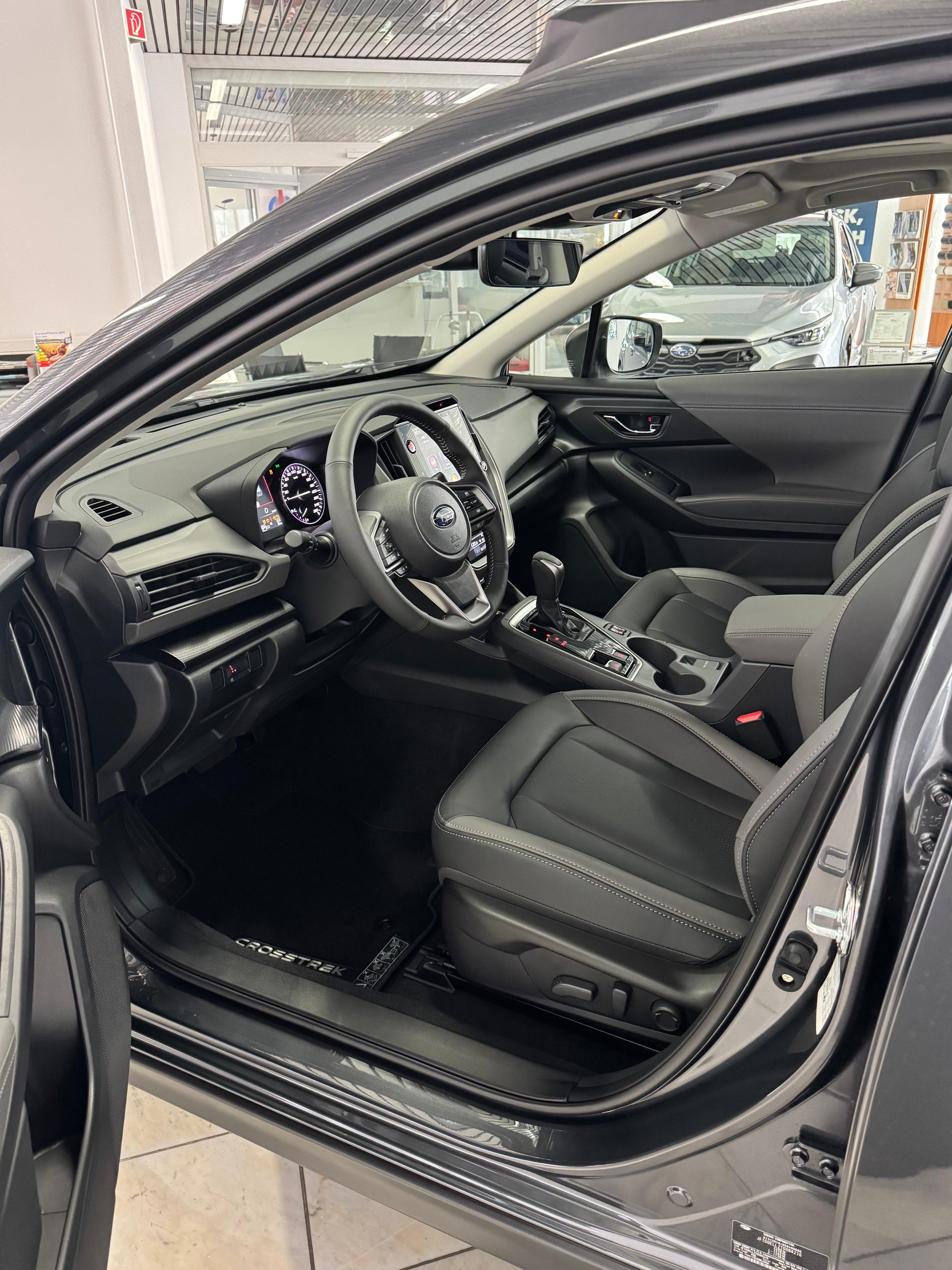 SUBARU Crosstrek 2.0i e-Boxer Luxury-image-9