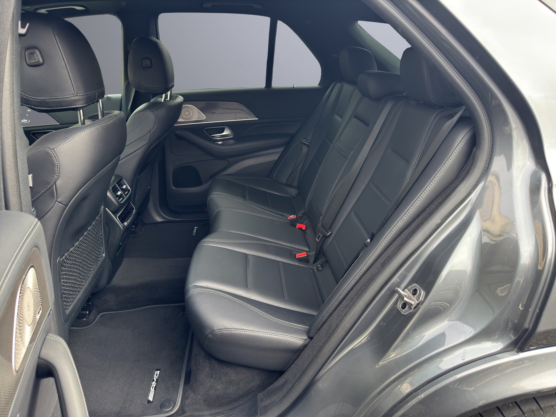 MERCEDES-BENZ GLE 450 4Matic AMG Line 9G-Tronic-image-16