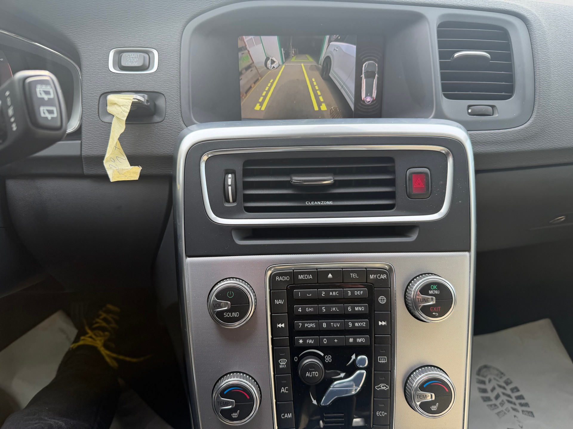VOLVO V60 T3 Summum Geartronic-image-13