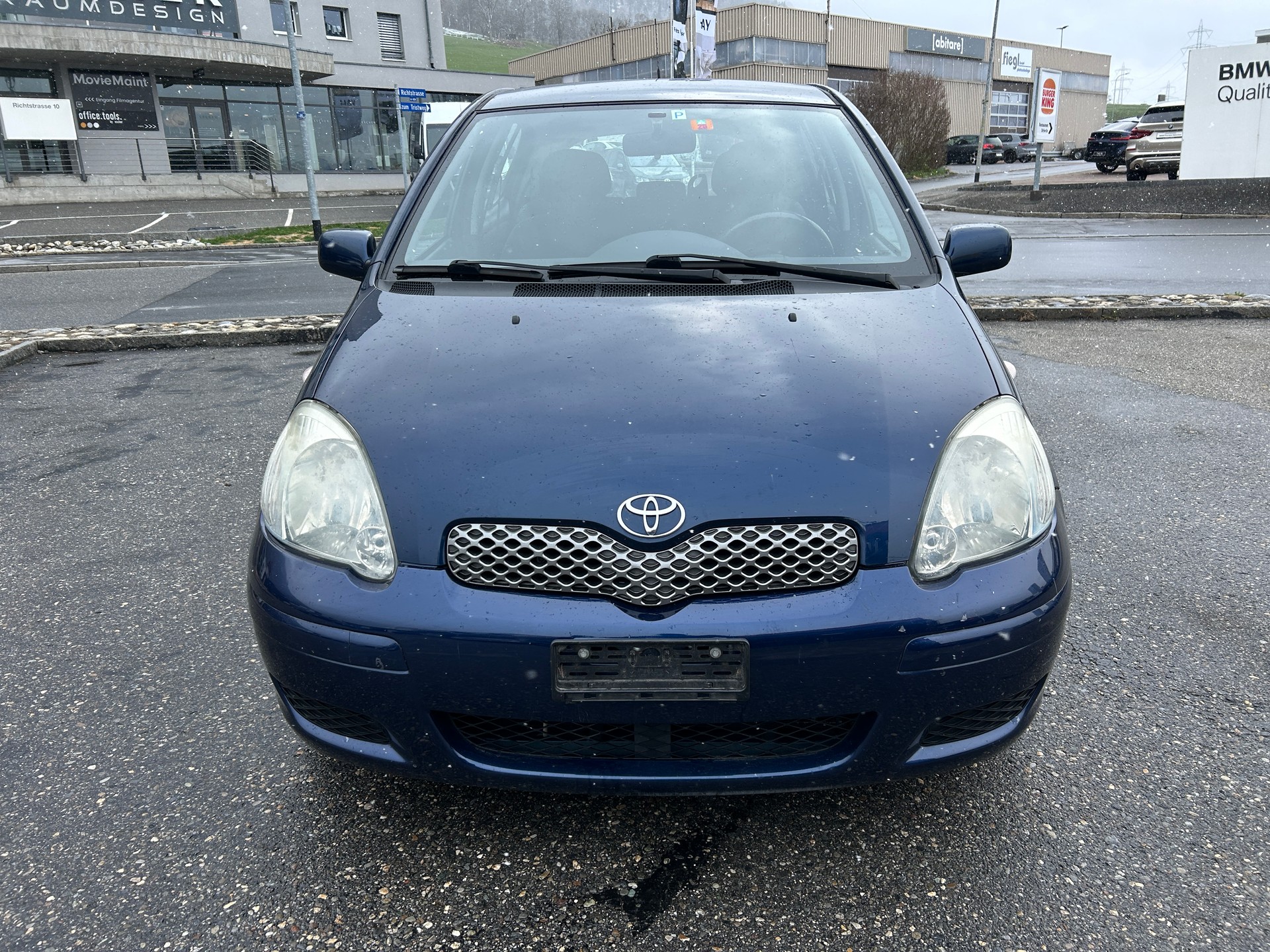 TOYOTA Yaris 1.3 Linea Sol