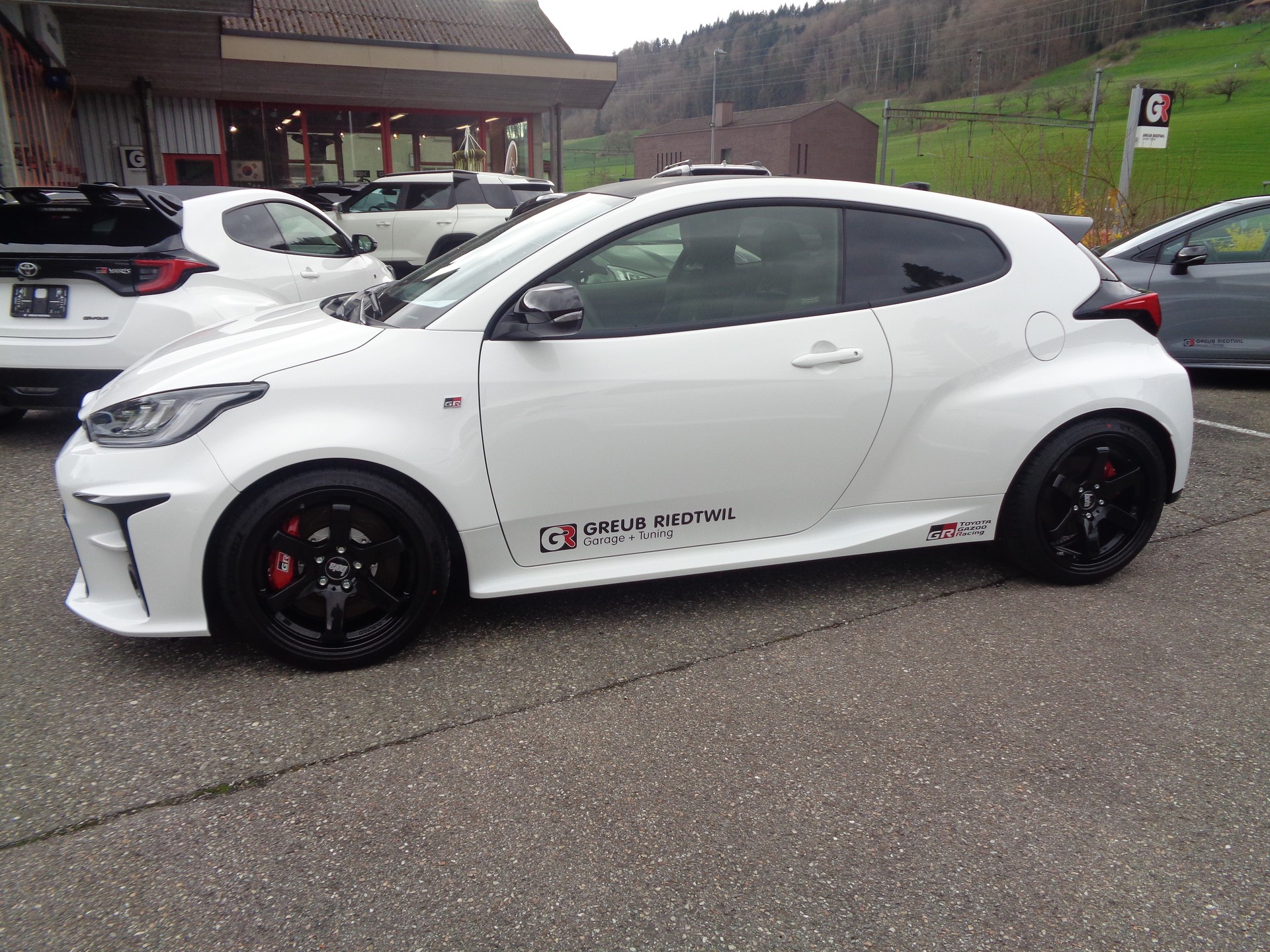 TOYOTA Yaris 1.6 GR Sport-showroom-element-1