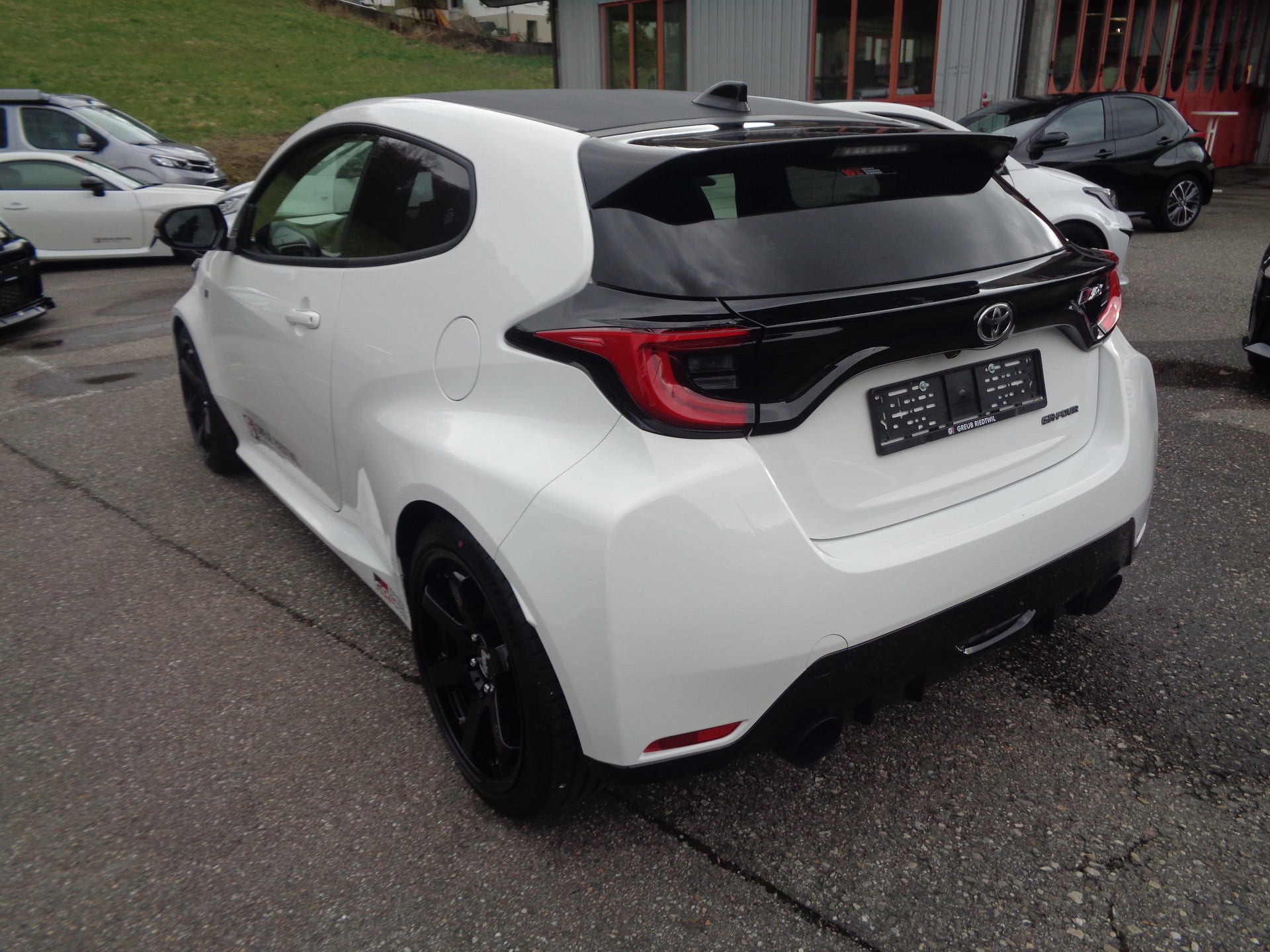 TOYOTA Yaris 1.6 GR Sport-showroom-element-2
