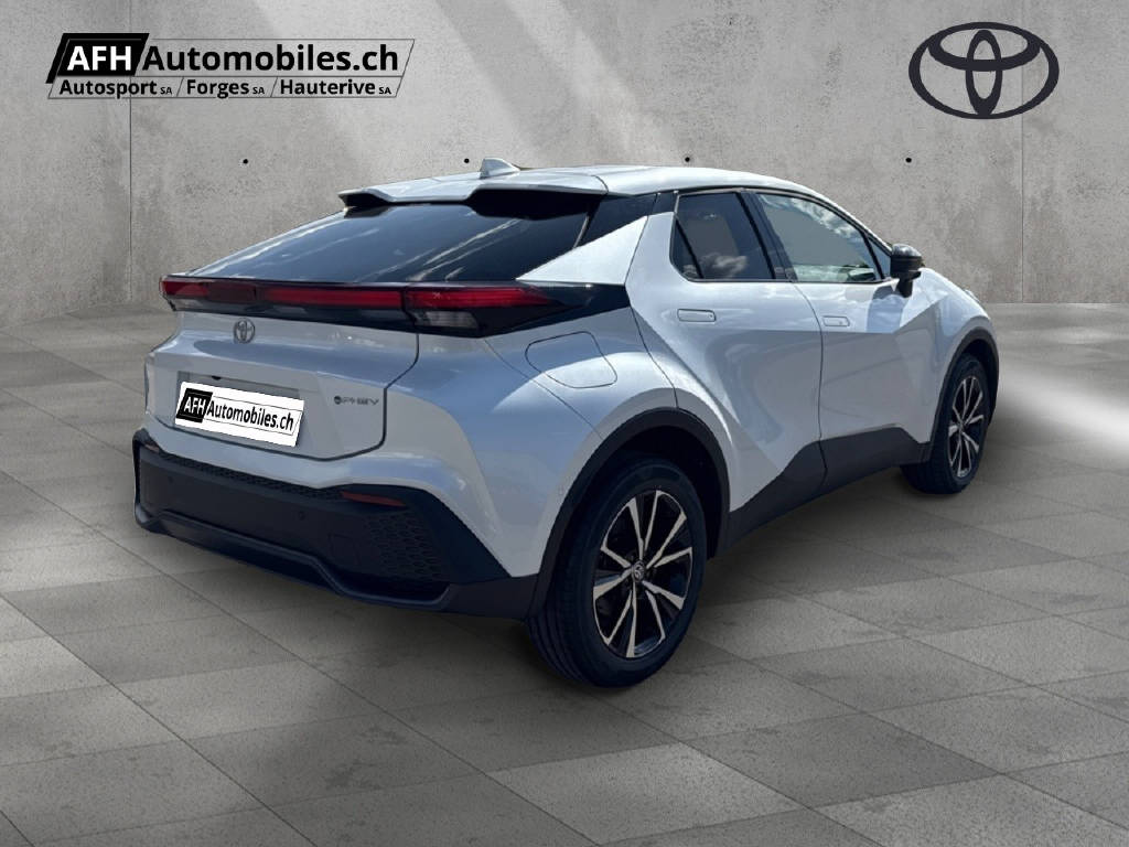 TOYOTA C-HR 2.0 PHEV Swiss Edition-image-4