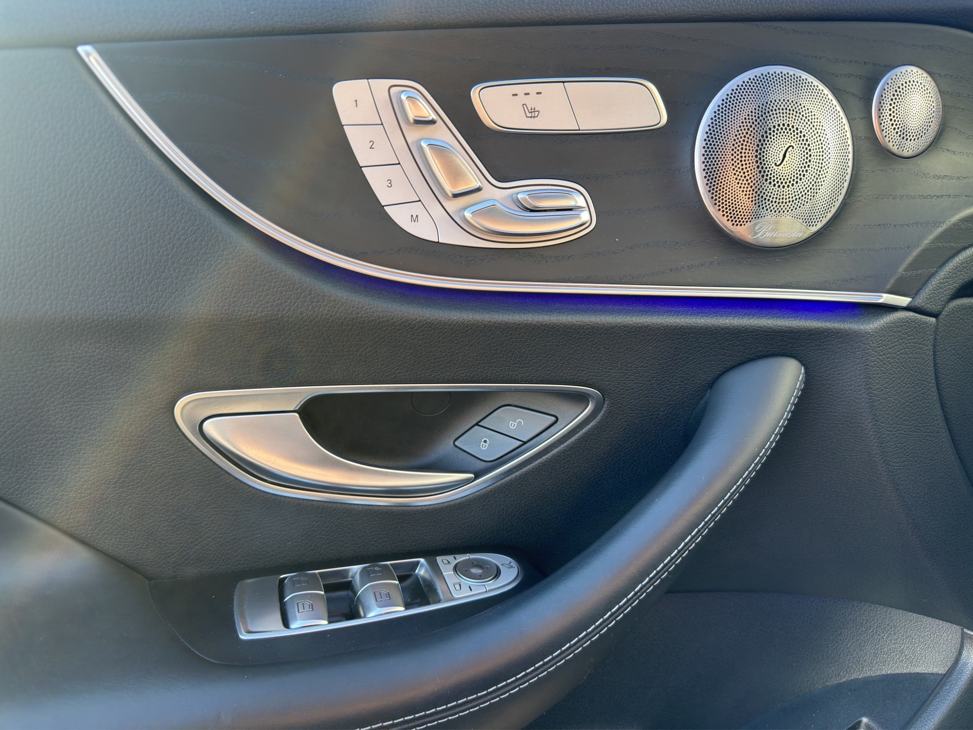 MERCEDES-BENZ E 200 Coupé 4Matic AMG Line 9G-Tronic-image-11