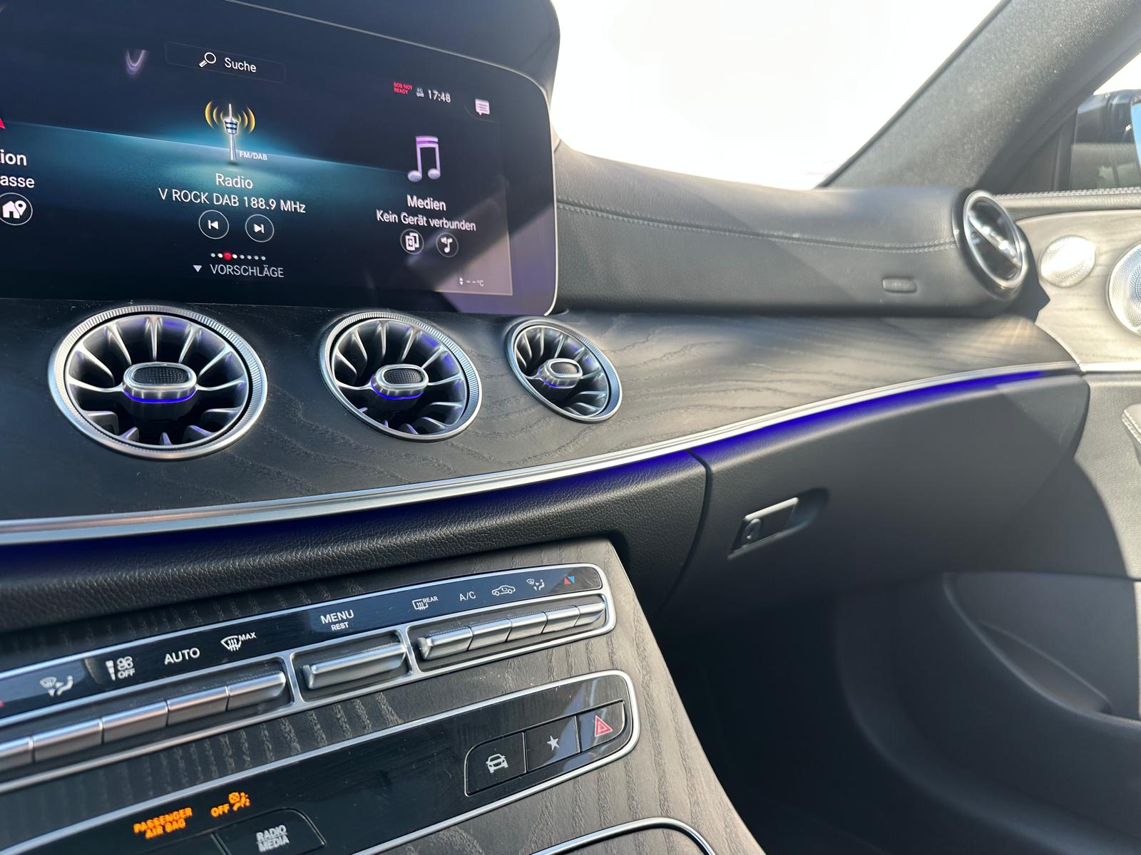 MERCEDES-BENZ E 200 Coupé 4Matic AMG Line 9G-Tronic-image-41