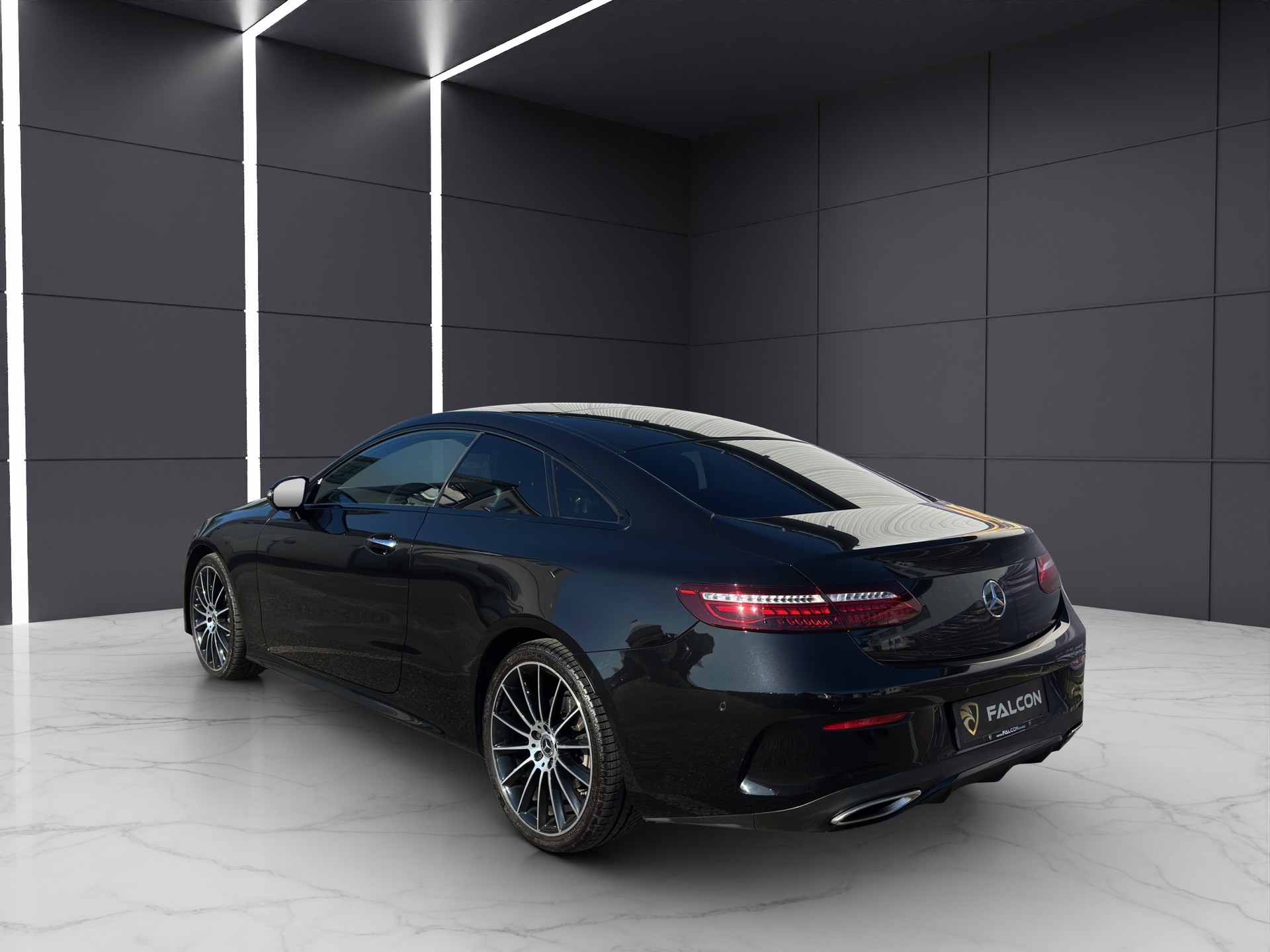 MERCEDES-BENZ E 200 Coupé 4Matic AMG Line 9G-Tronic-showroom-element-3
