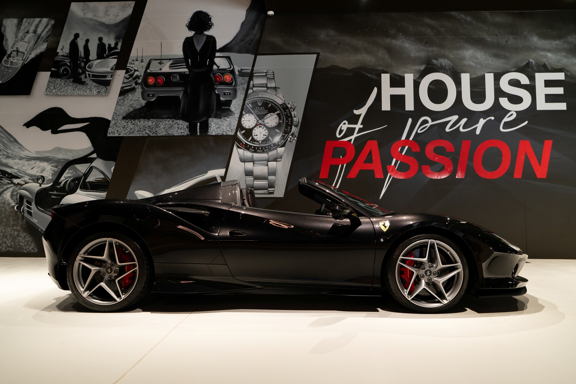 FERRARI F8 Spider-showroom-element-2