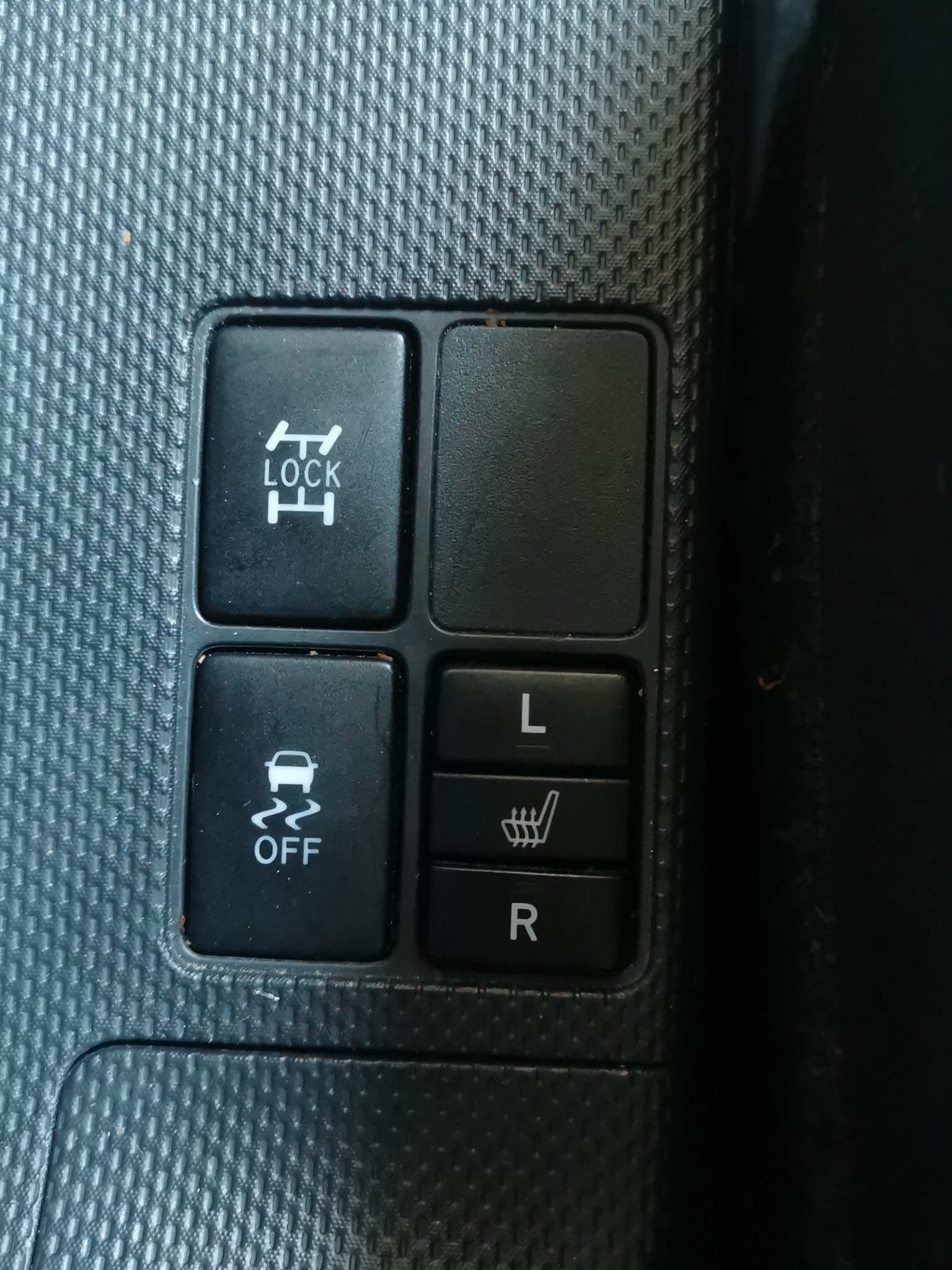 TOYOTA UrbanCruiser 1.4 D-4D Linea Terra 4WD-image-17