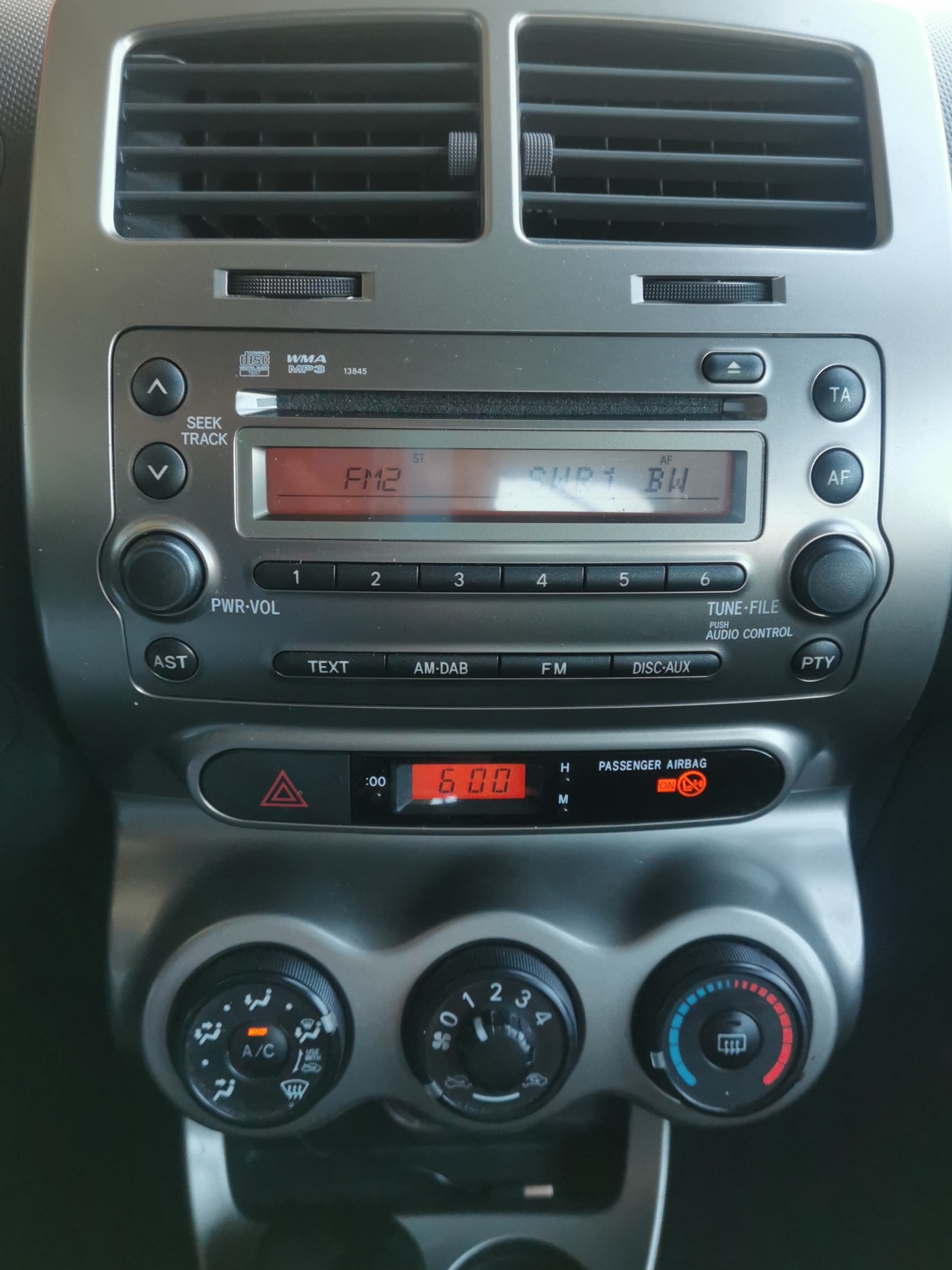 TOYOTA UrbanCruiser 1.4 D-4D Linea Terra 4WD-image-15