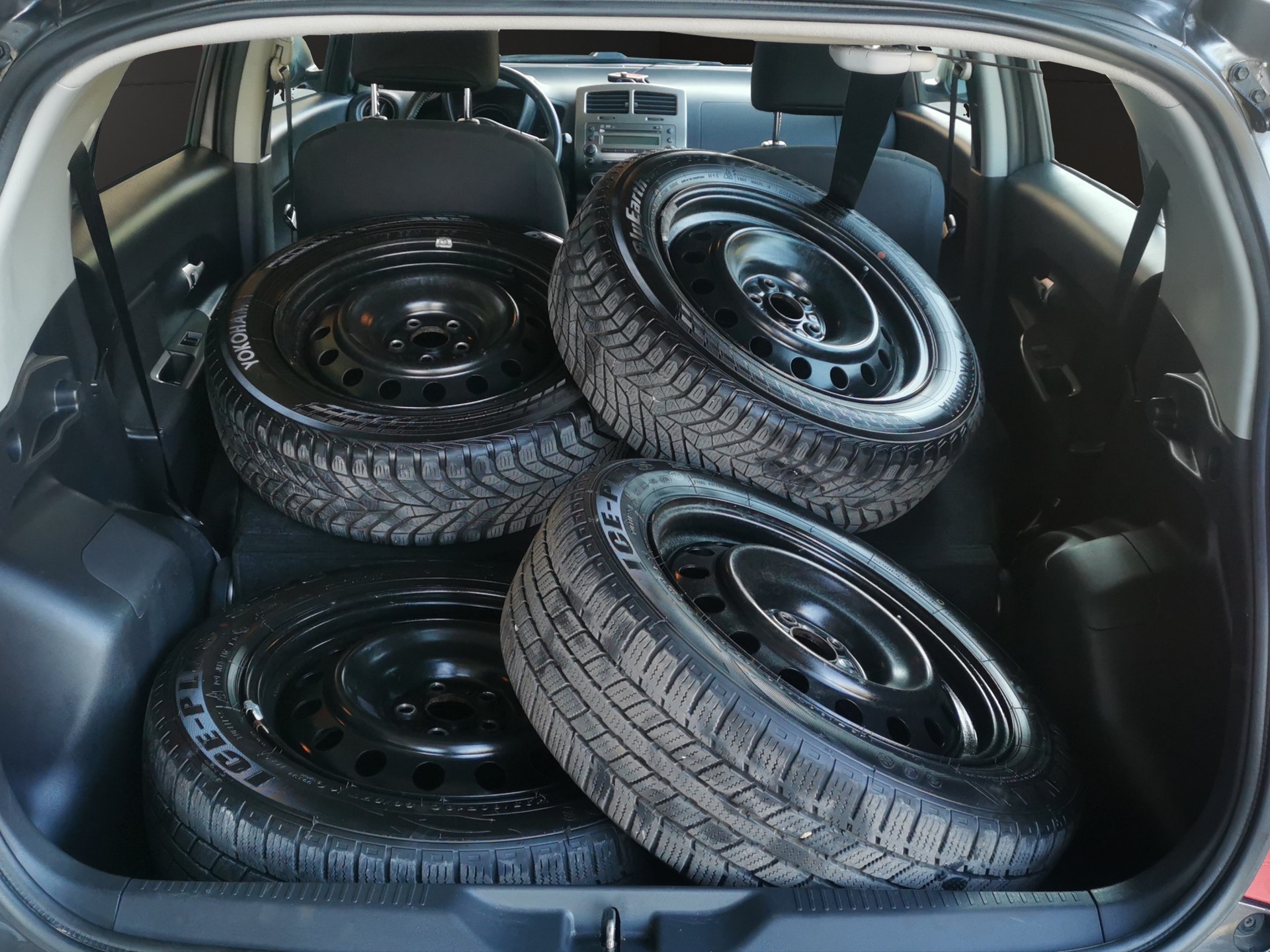TOYOTA UrbanCruiser 1.4 D-4D Linea Terra 4WD-image-8
