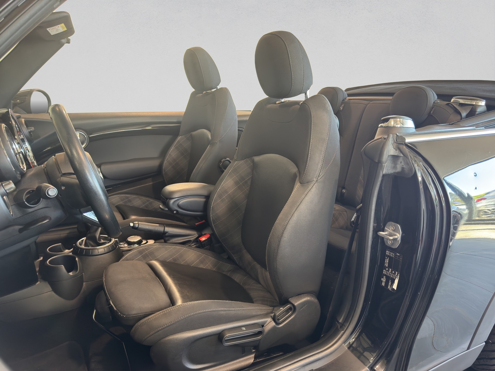 MINI Cooper S Cabriolet-image-9