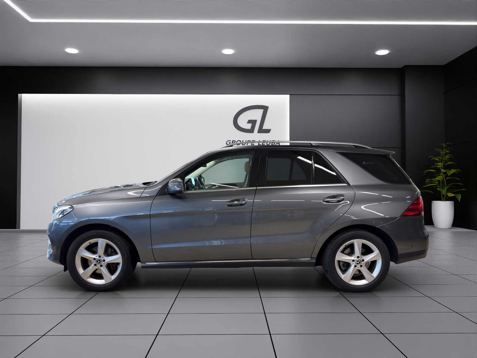 MERCEDES-BENZ GLE 250 d Executive 4Matic 9G-Tronic-showroom-element-2