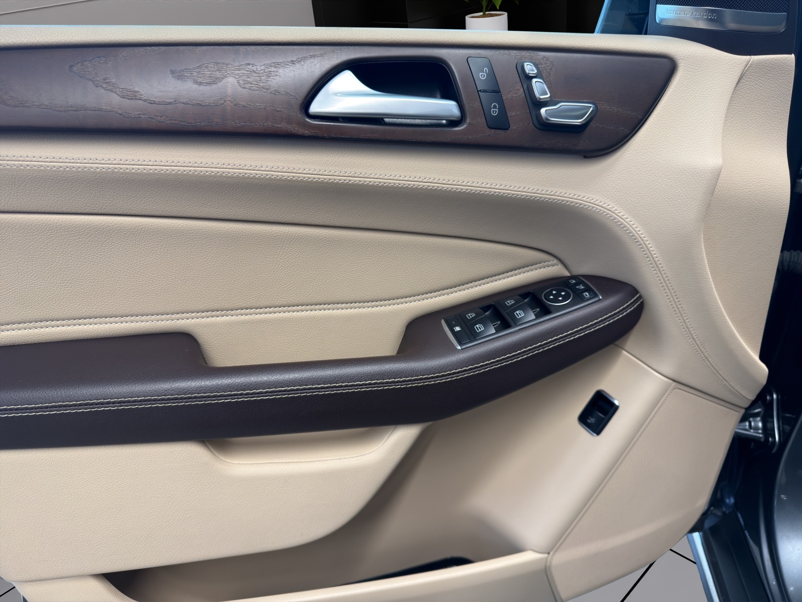 MERCEDES-BENZ GLE 250 d Executive 4Matic 9G-Tronic-image-11
