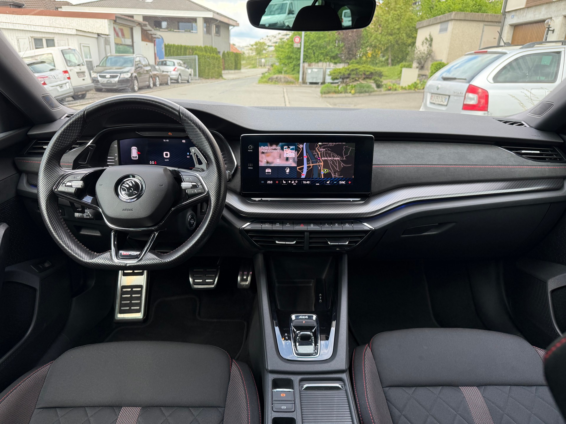 SKODA Octavia Combi 2.0 TDI DSG RS 4x4-image-9