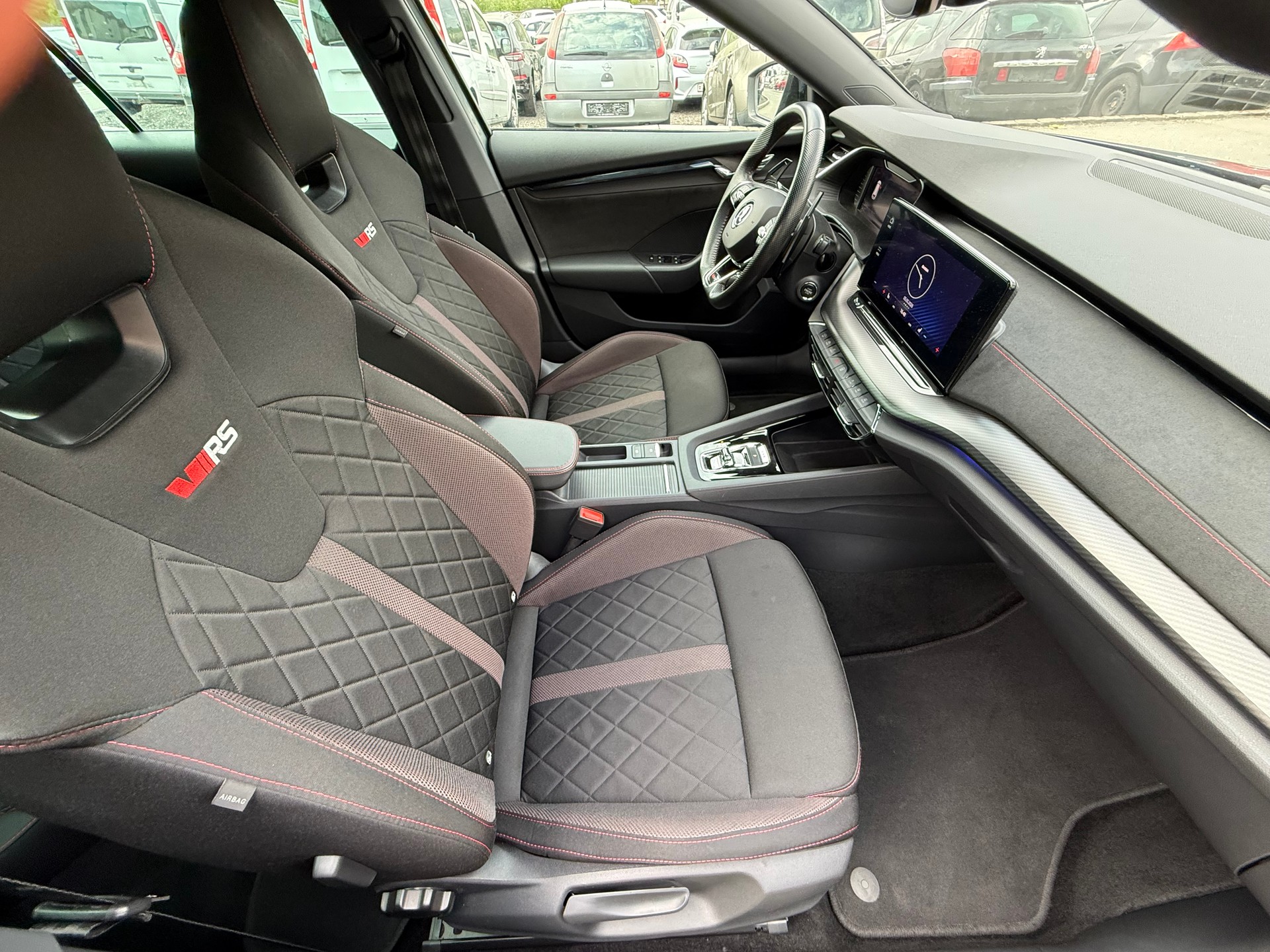 SKODA Octavia Combi 2.0 TDI DSG RS 4x4-image-7