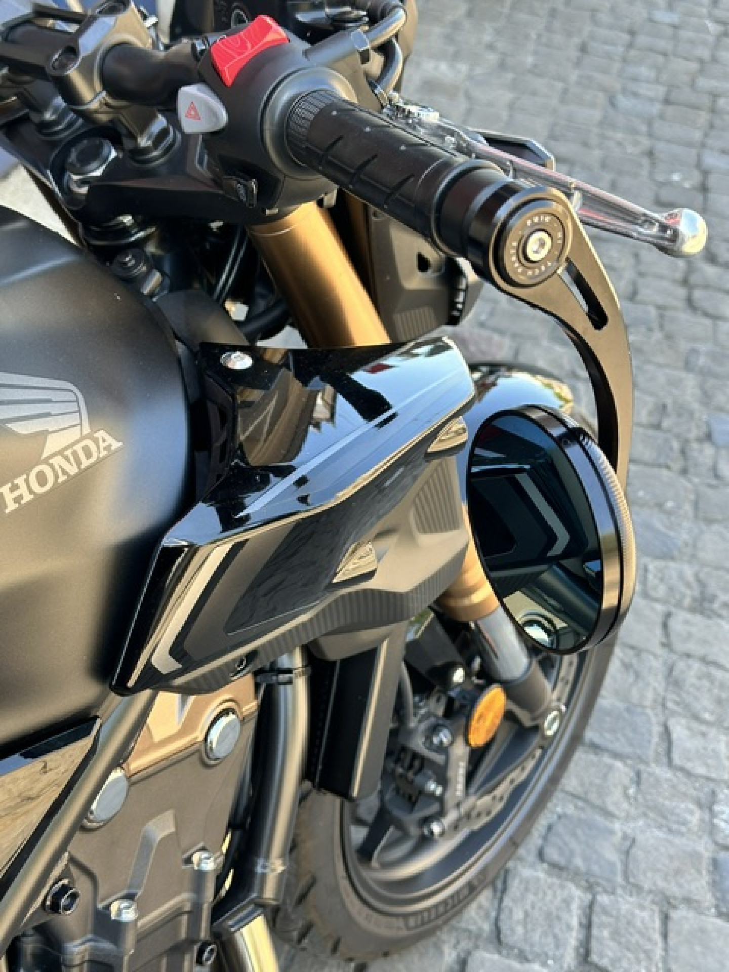 HONDA CB 500 F TOP Occasion mit wenig Kilometer-image-8