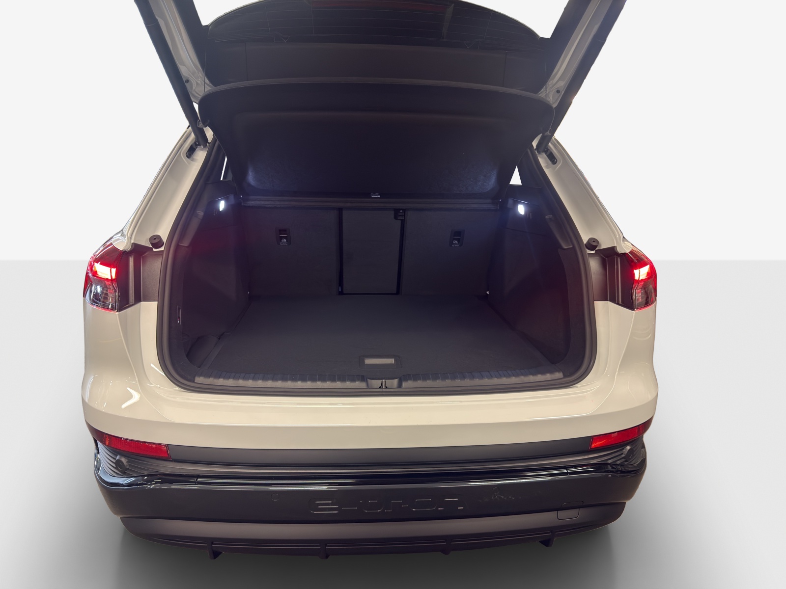 AUDI Q4 e-tron 45 quattro-image-11