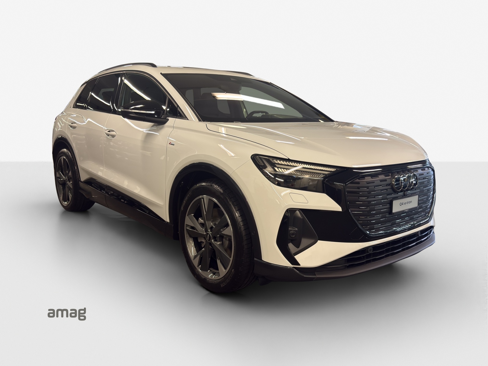 AUDI Q4 e-tron 45 quattro-image-5
