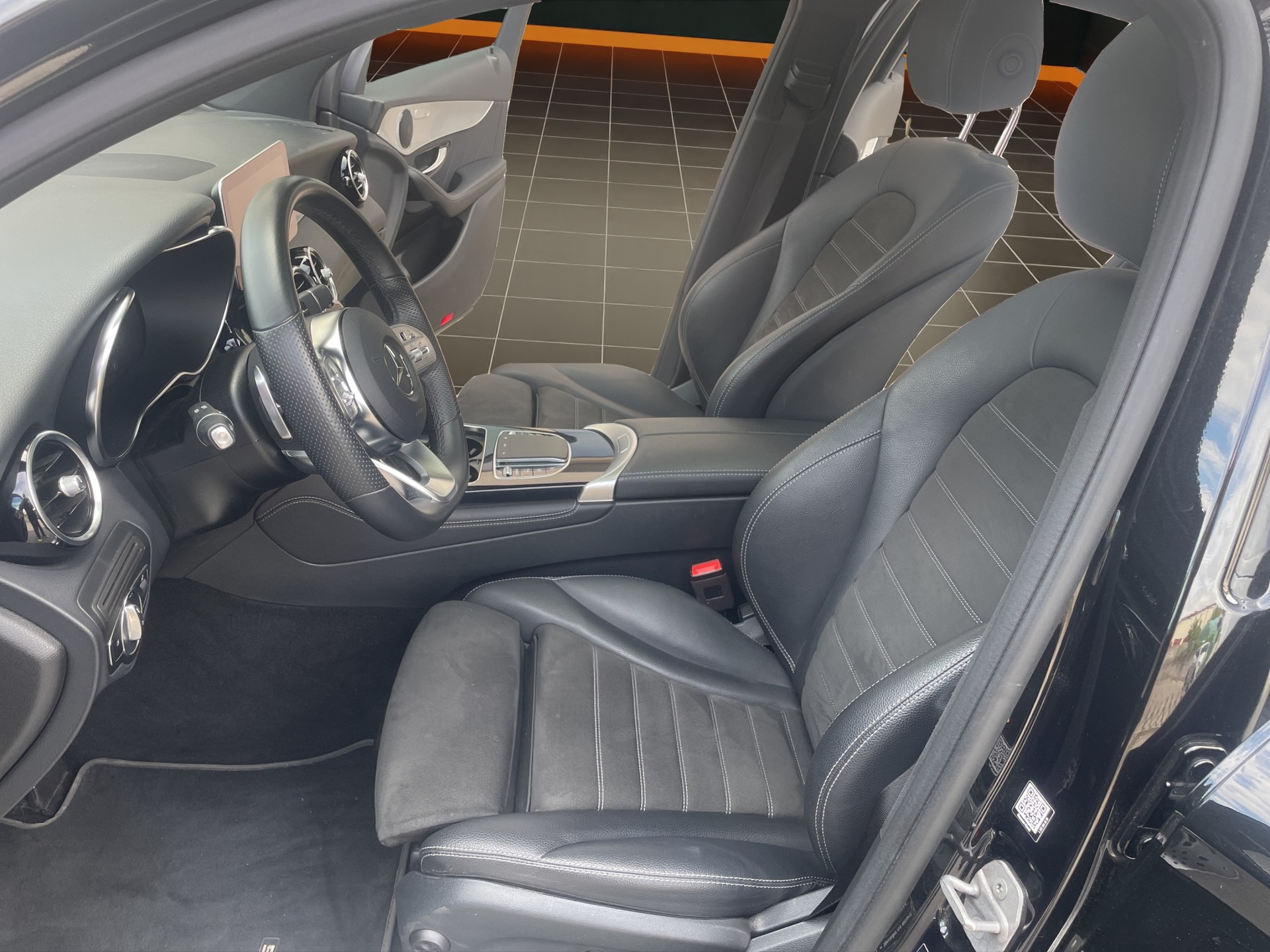 MERCEDES-BENZ GLC Coupé 220 d AMG Line 4Matic 9G-Tronic-image-9