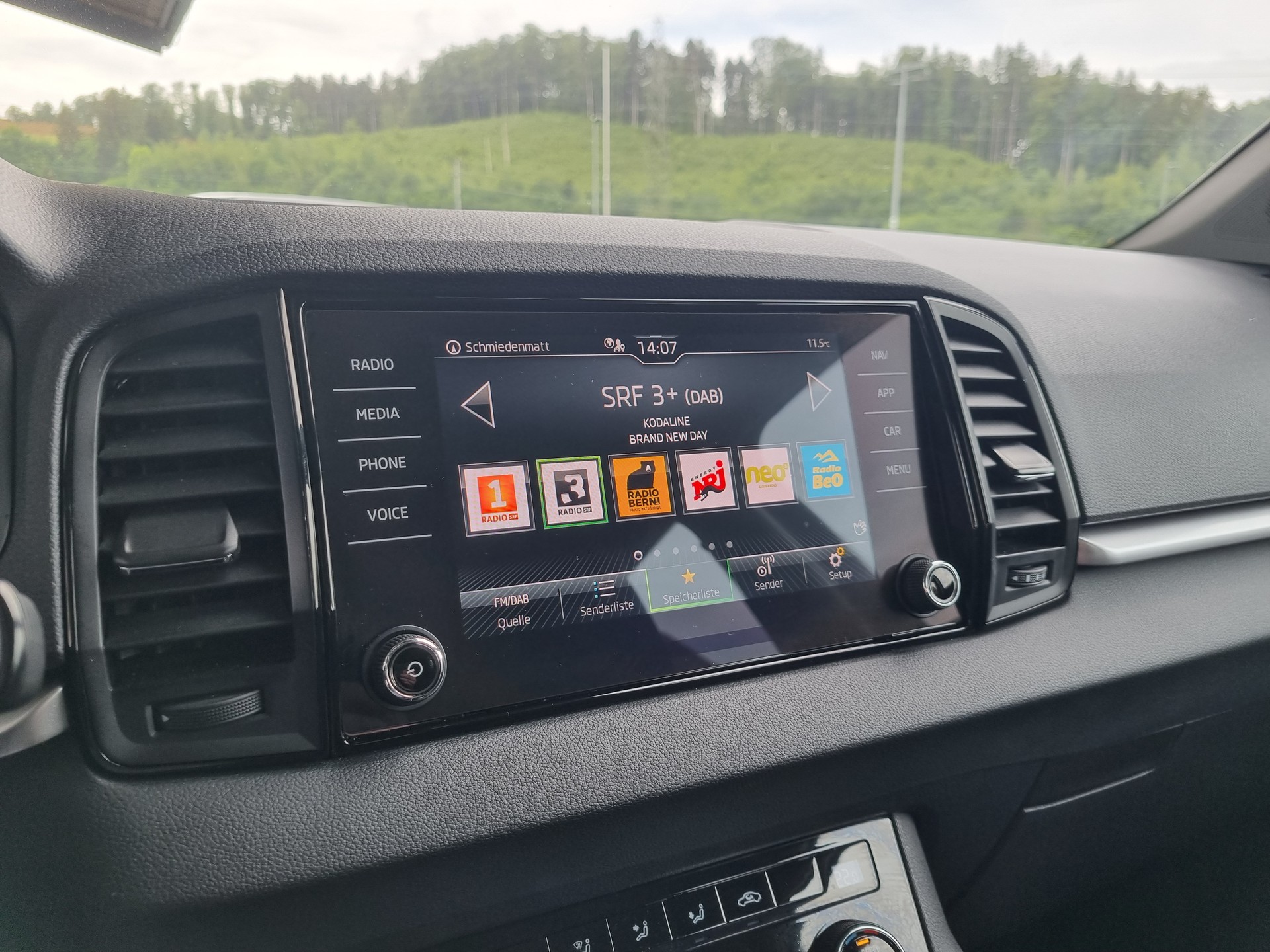 SKODA Karoq 2.0 TDI CR Selection 4x4 DSG-image-10