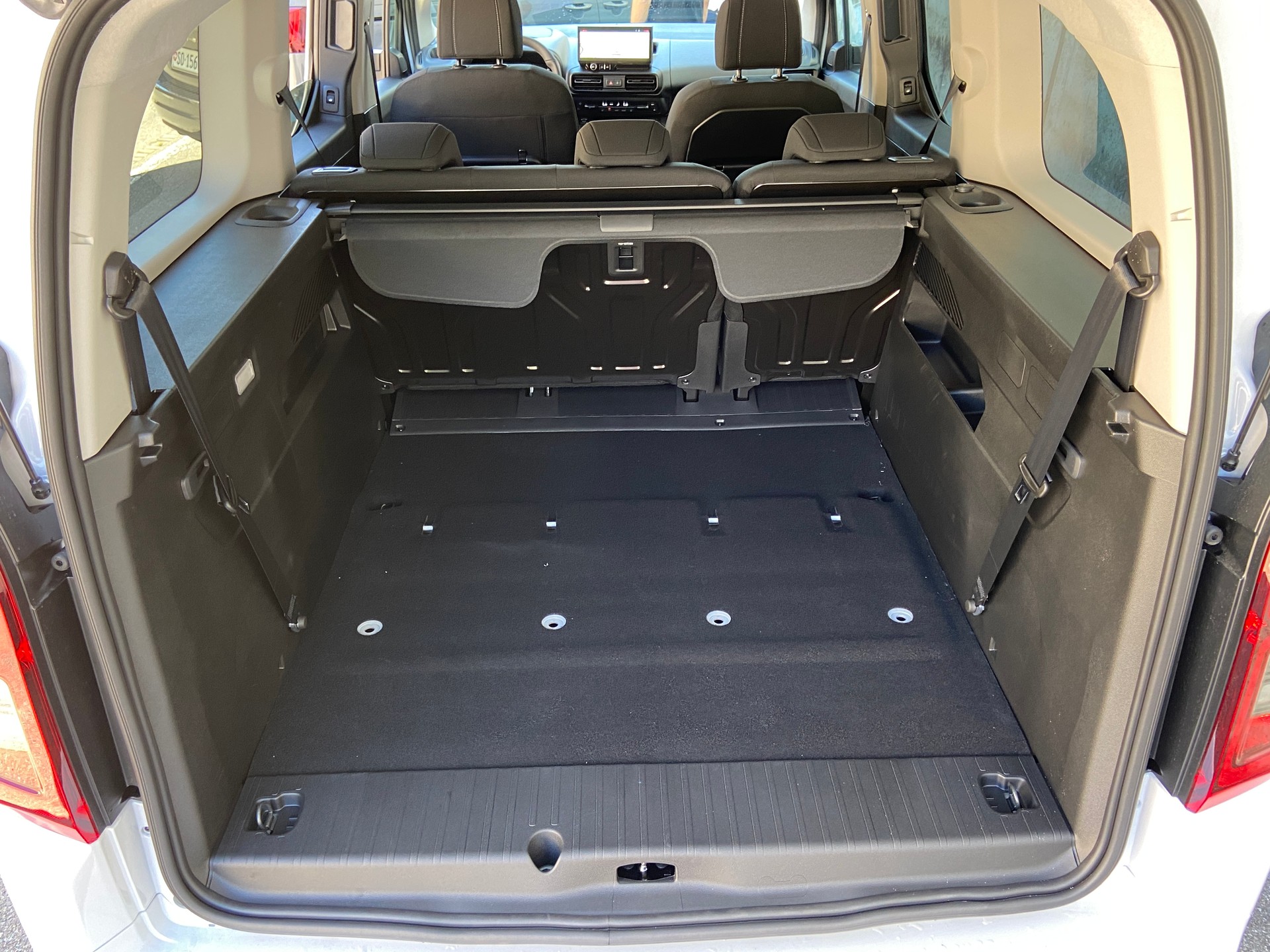 FIAT Qubo L 1.5 Diesel Automat 7-Plätze-image-10