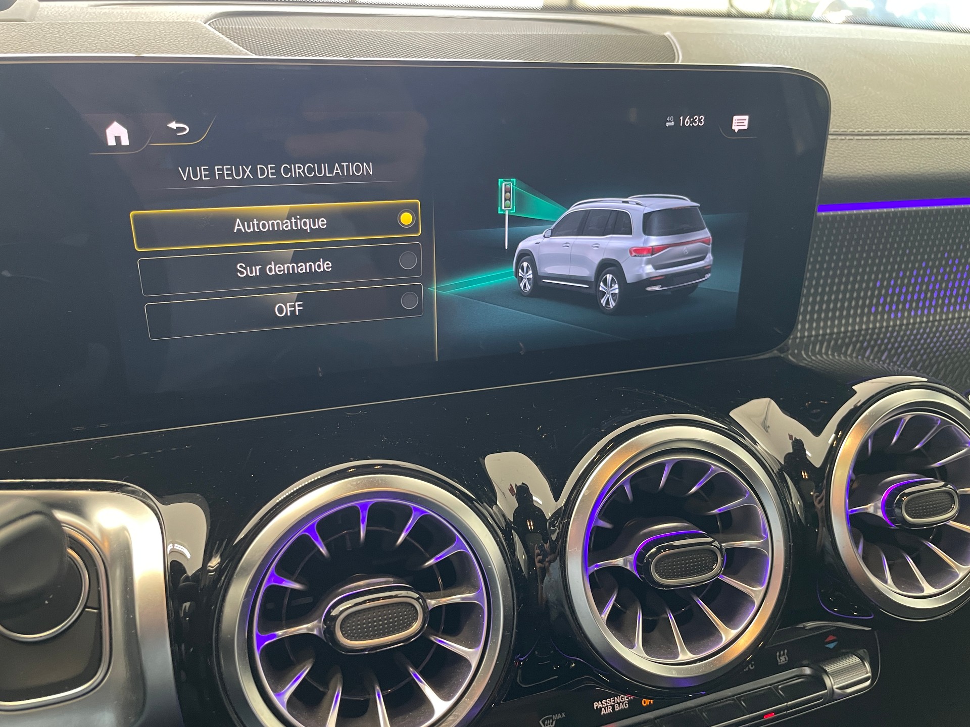 MERCEDES-BENZ EQB 350 AMG Line 4Matic 7 places-image-19