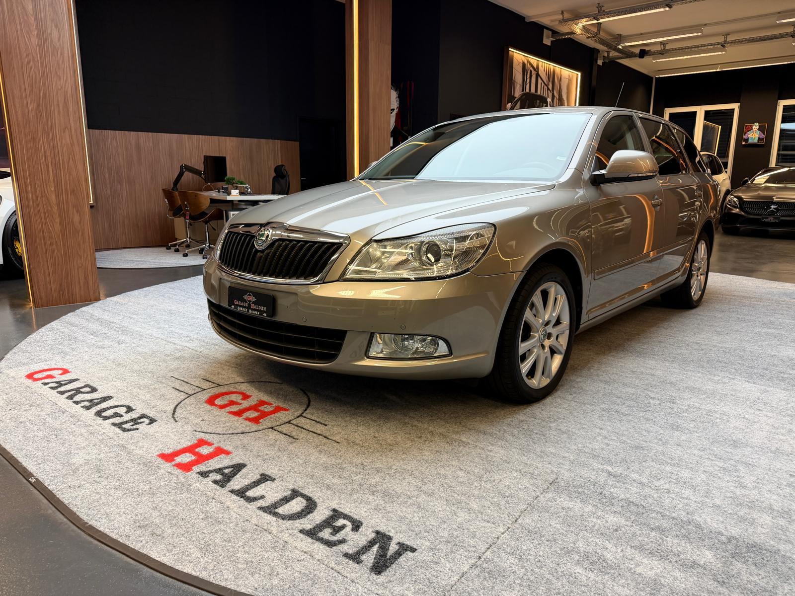 SKODA Octavia Combi 1.8 T-FSI Ambiente-image-3