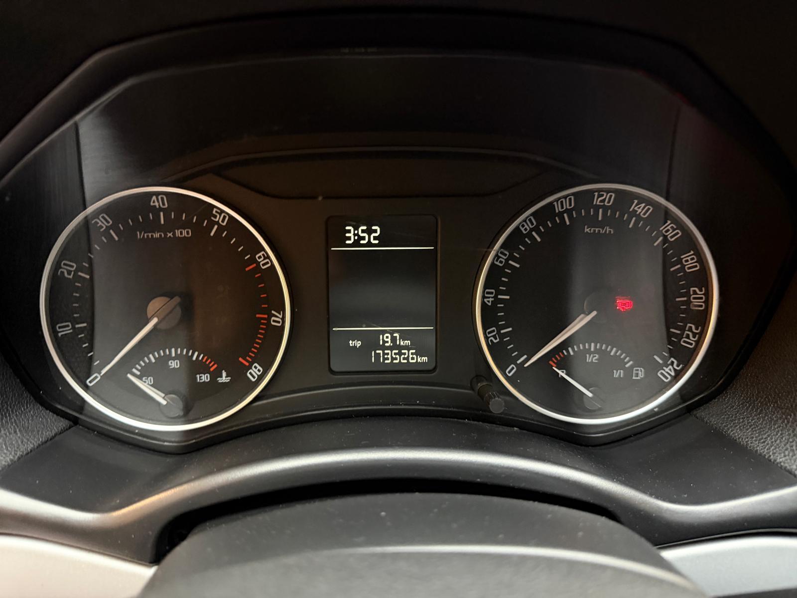 SKODA Octavia Combi 1.8 T-FSI Ambiente-image-19